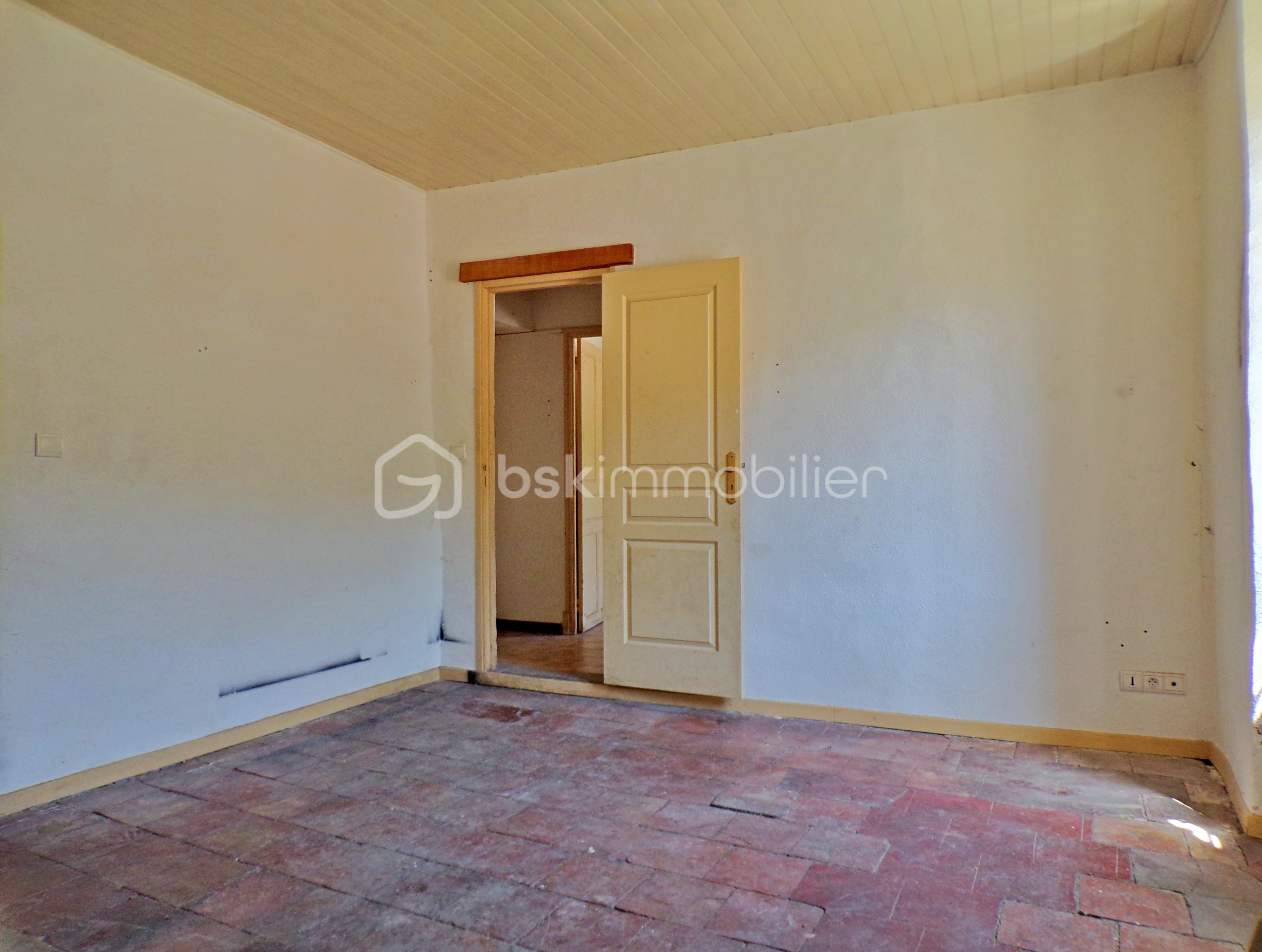 Immeuble de 325 m² - Pièce de vie appart 2nd.JPG