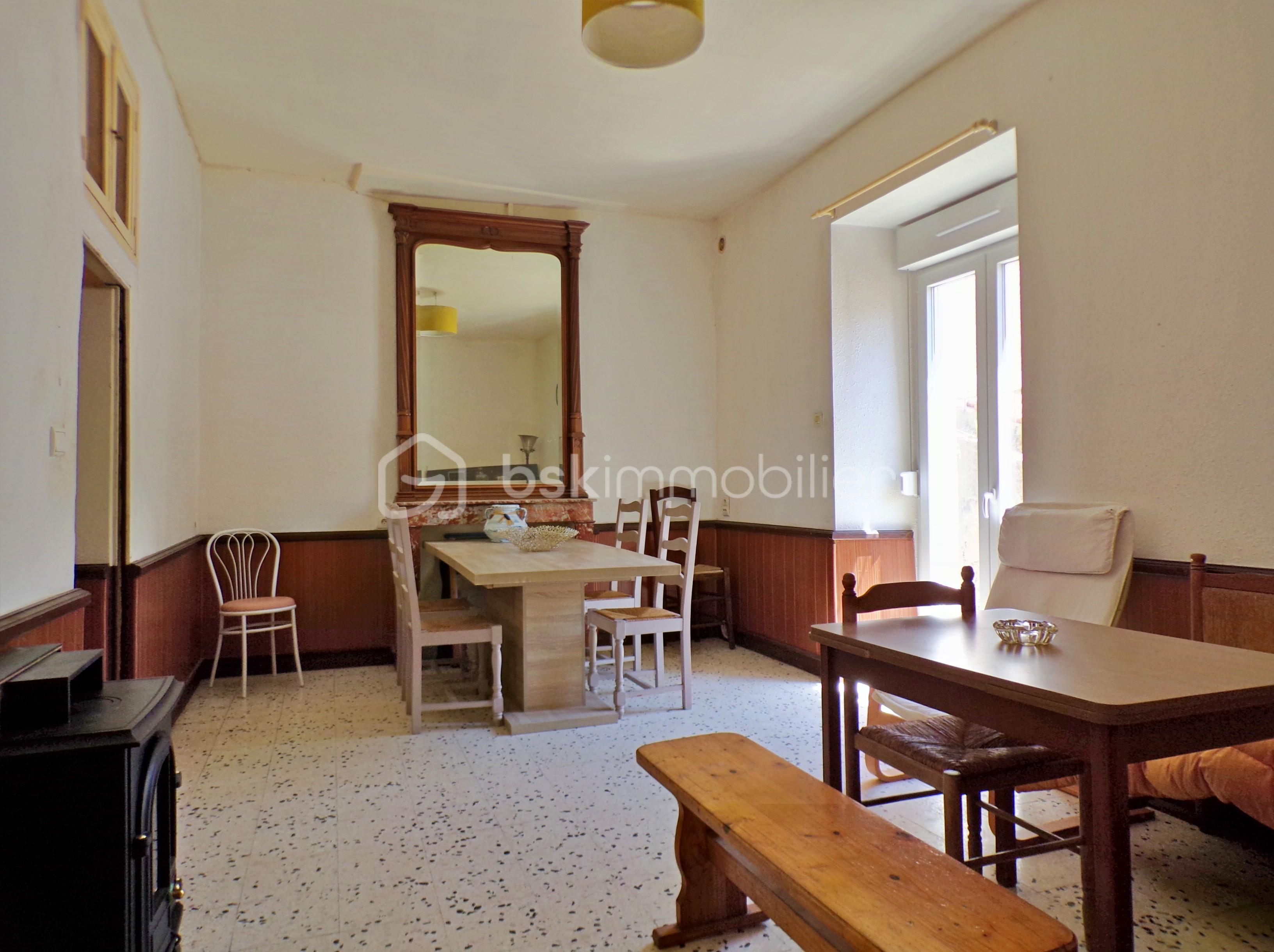Immeuble de 325 m² - Salon RDC.JPG