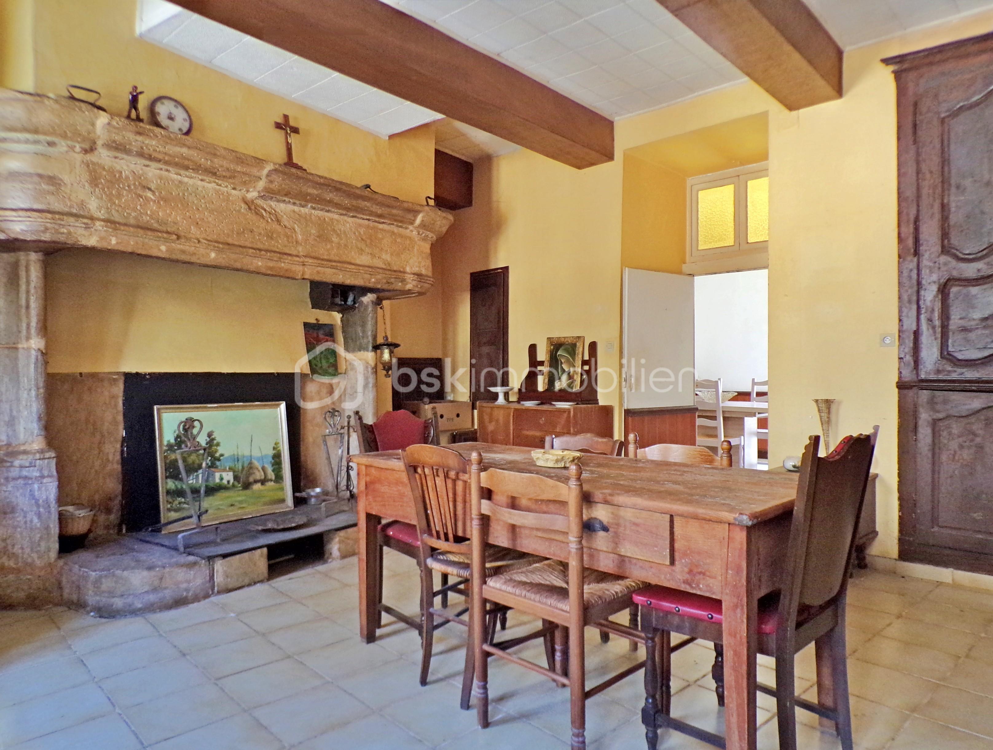 Immeuble de 325 m² - Cuisine séjour RDC.JPG
