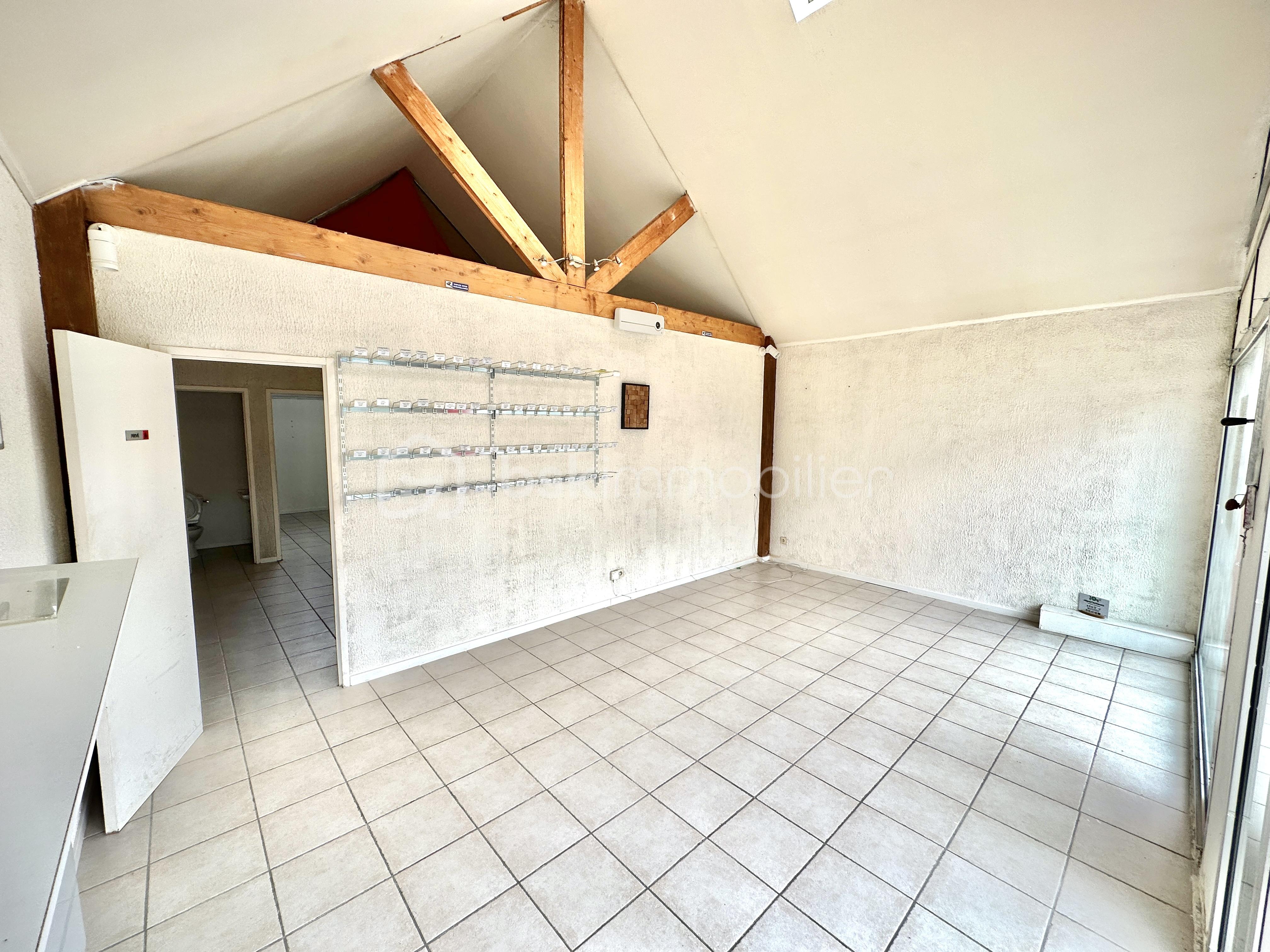 Local commercial de 67 m² - IMG_8824.jpg