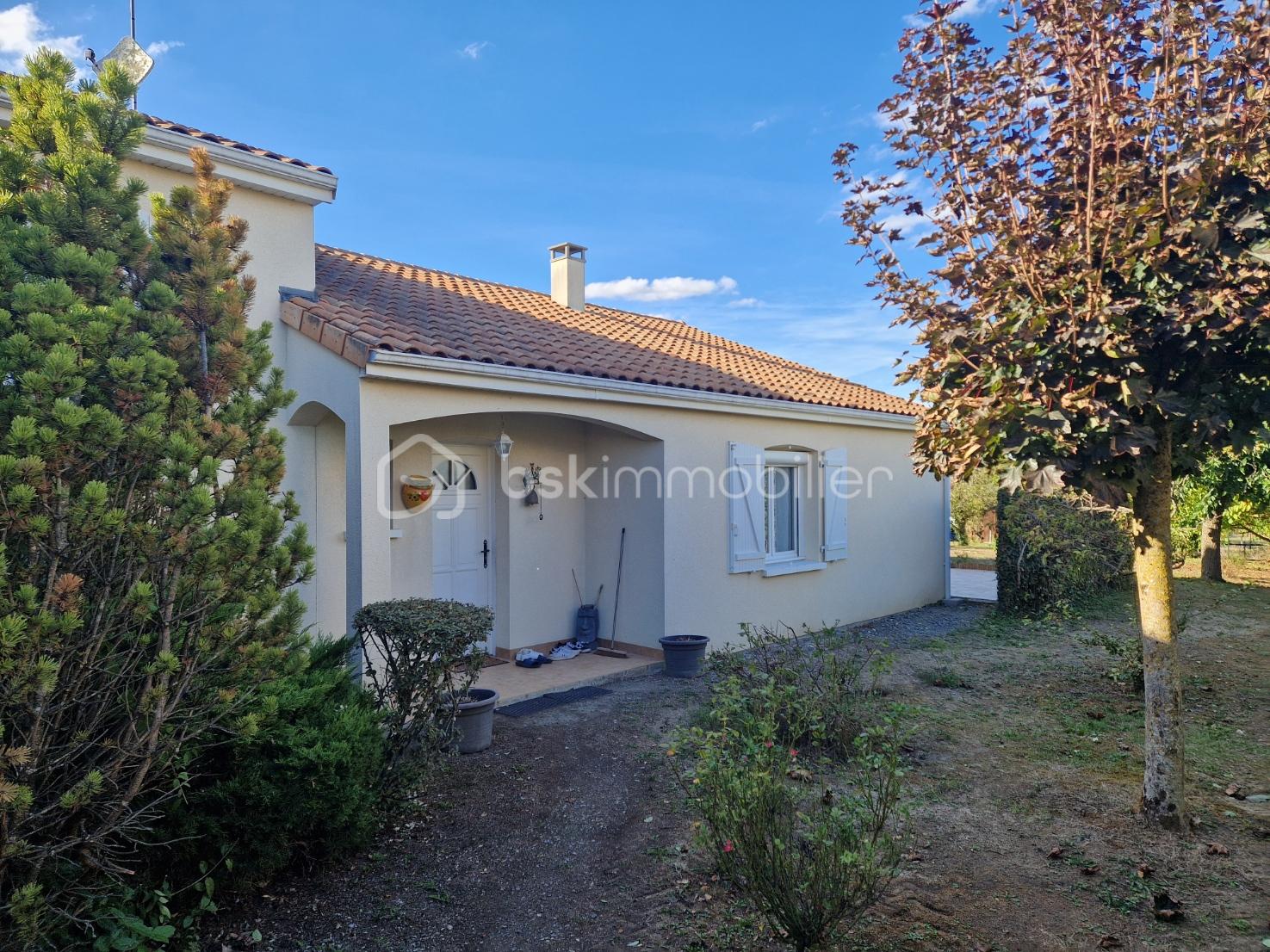 Maison 8 pièces 147 m² · à Chabournay · 147 m² · 258 000 €