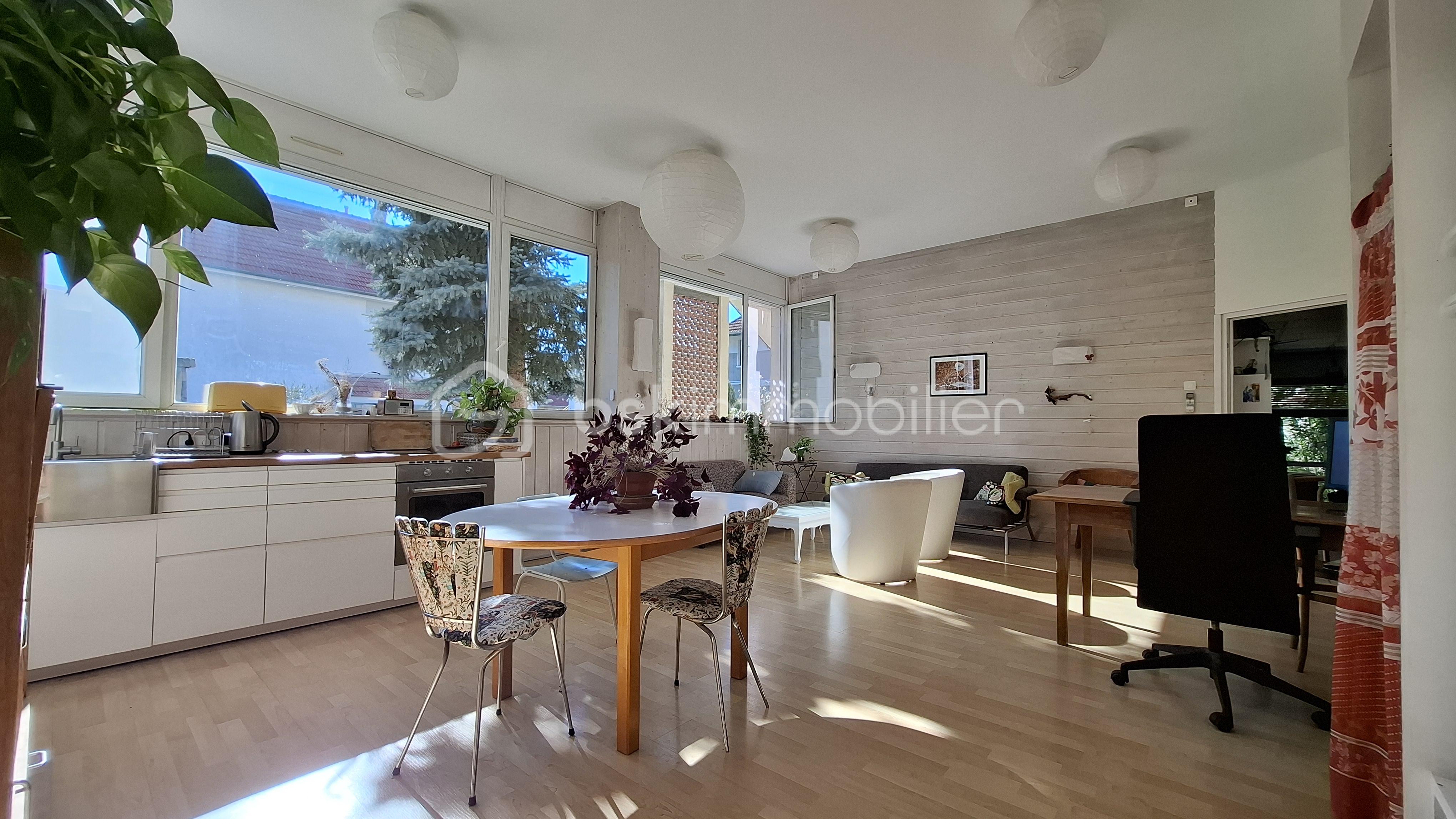 Appartement 3 pièces 84 m² · à Chambery · 83,8 m² · 260 000 €