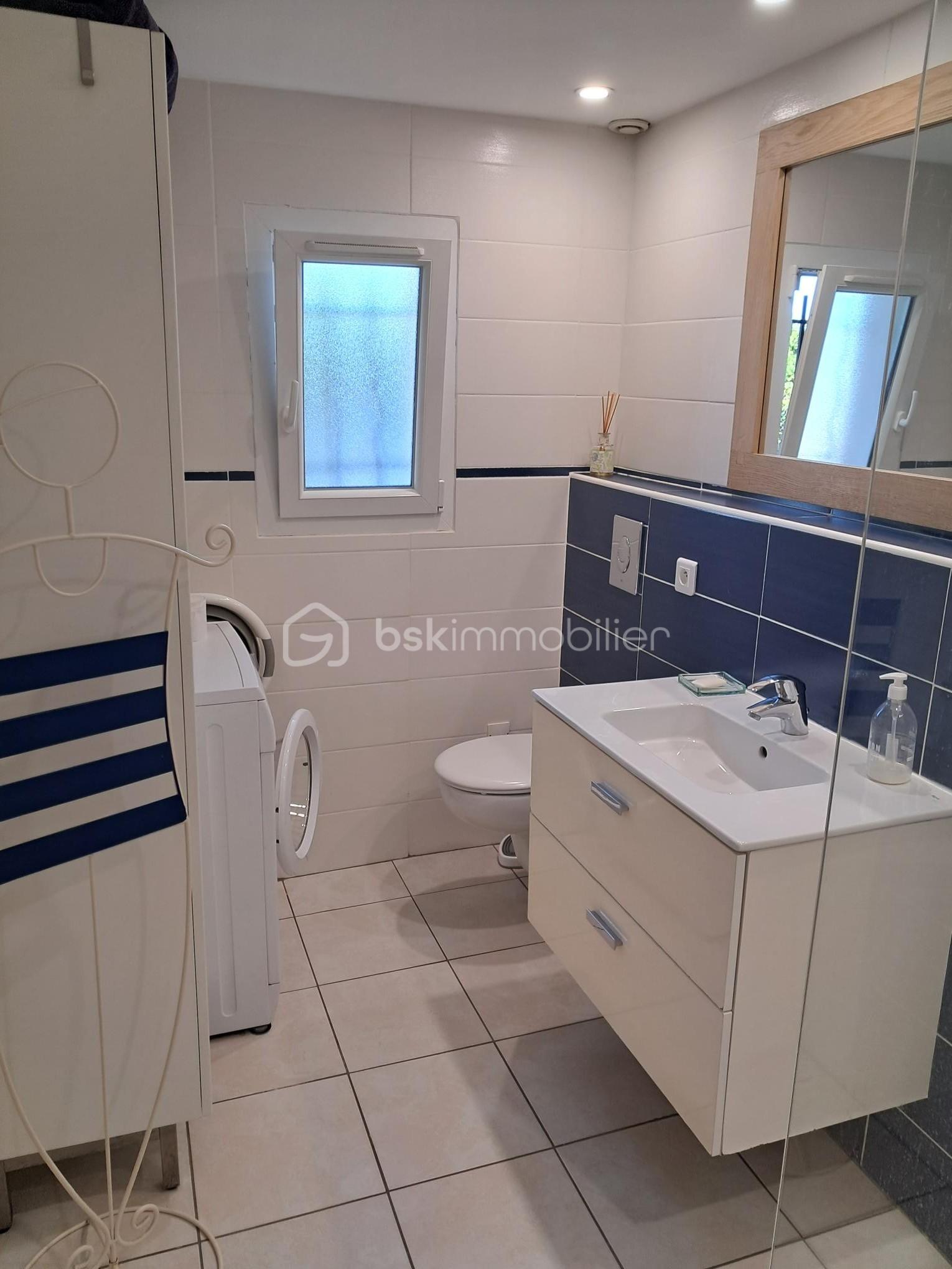 Maison traditionnelle de 180 m² - S-salle eau.jpg