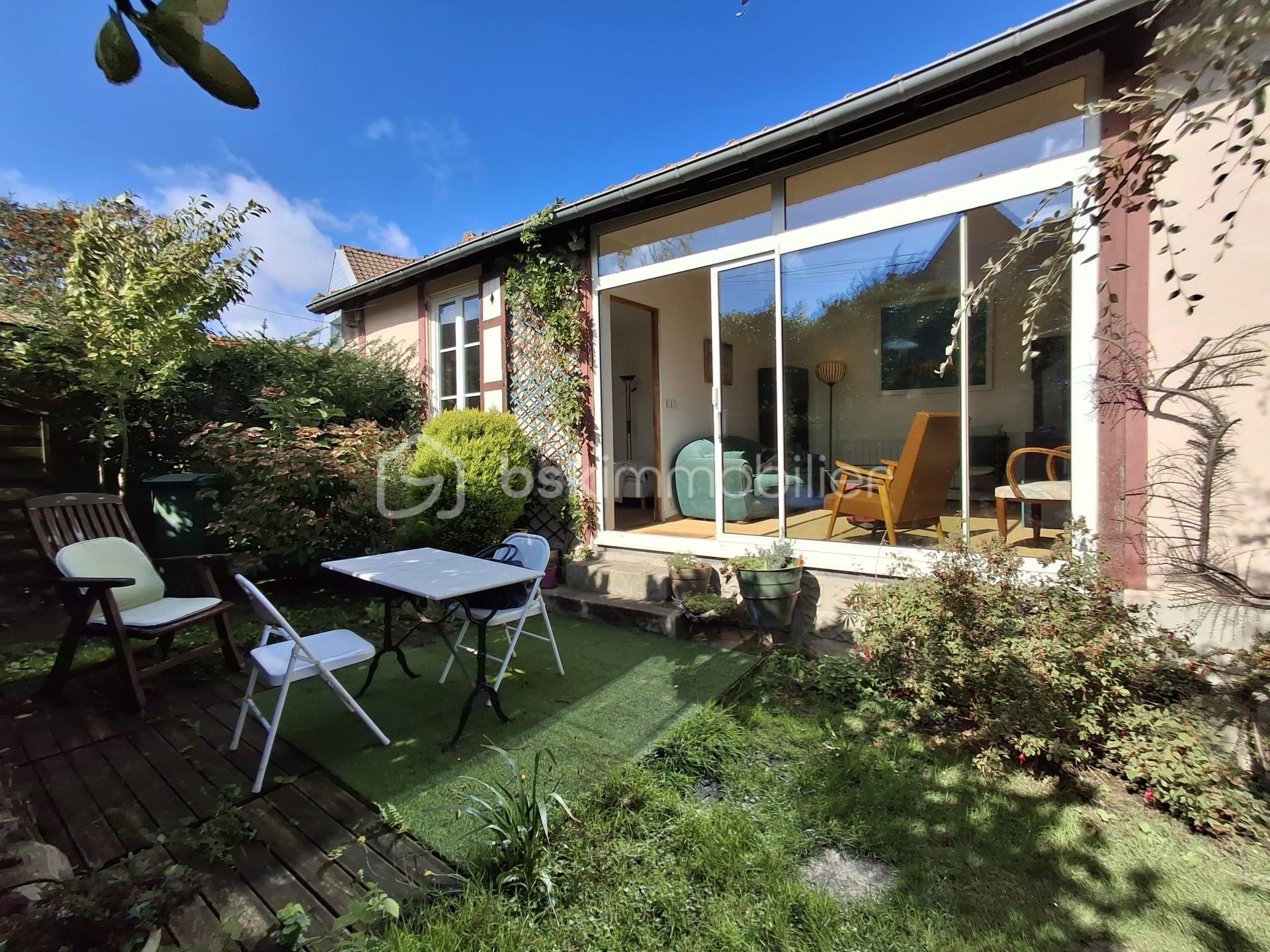 Maison de 40 m² - TERRASSE VERS PORTE BAIE PAYSAGE.jpg