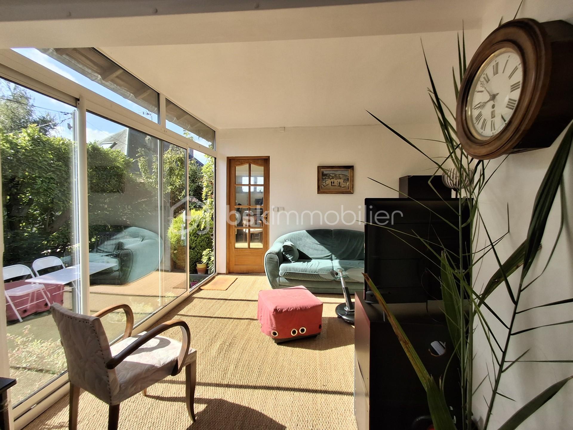 Maison de 40 m² - salon depuis cuisine paysage.jpg