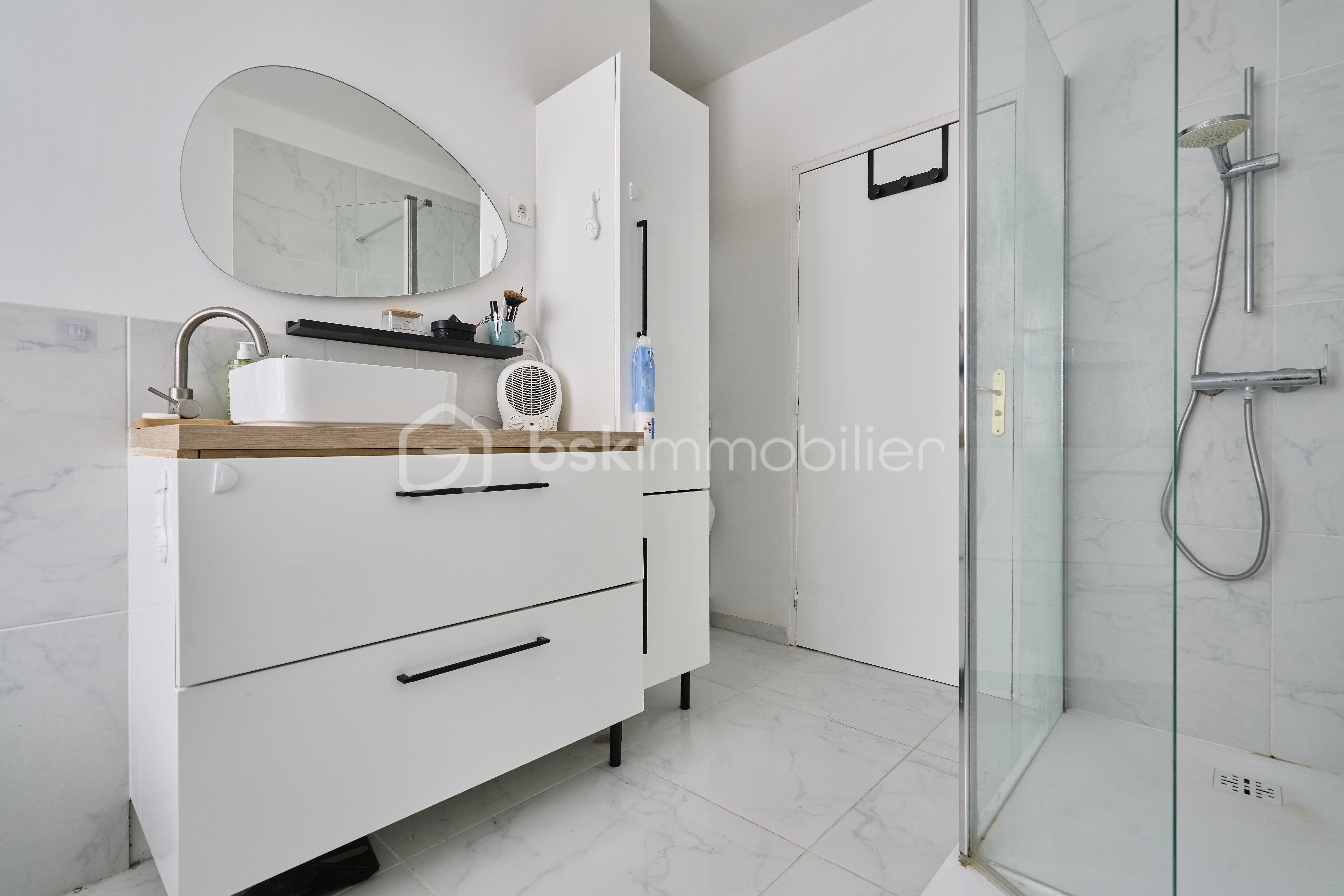 Maison de ville de 72 m² - salle de bain c.jpg