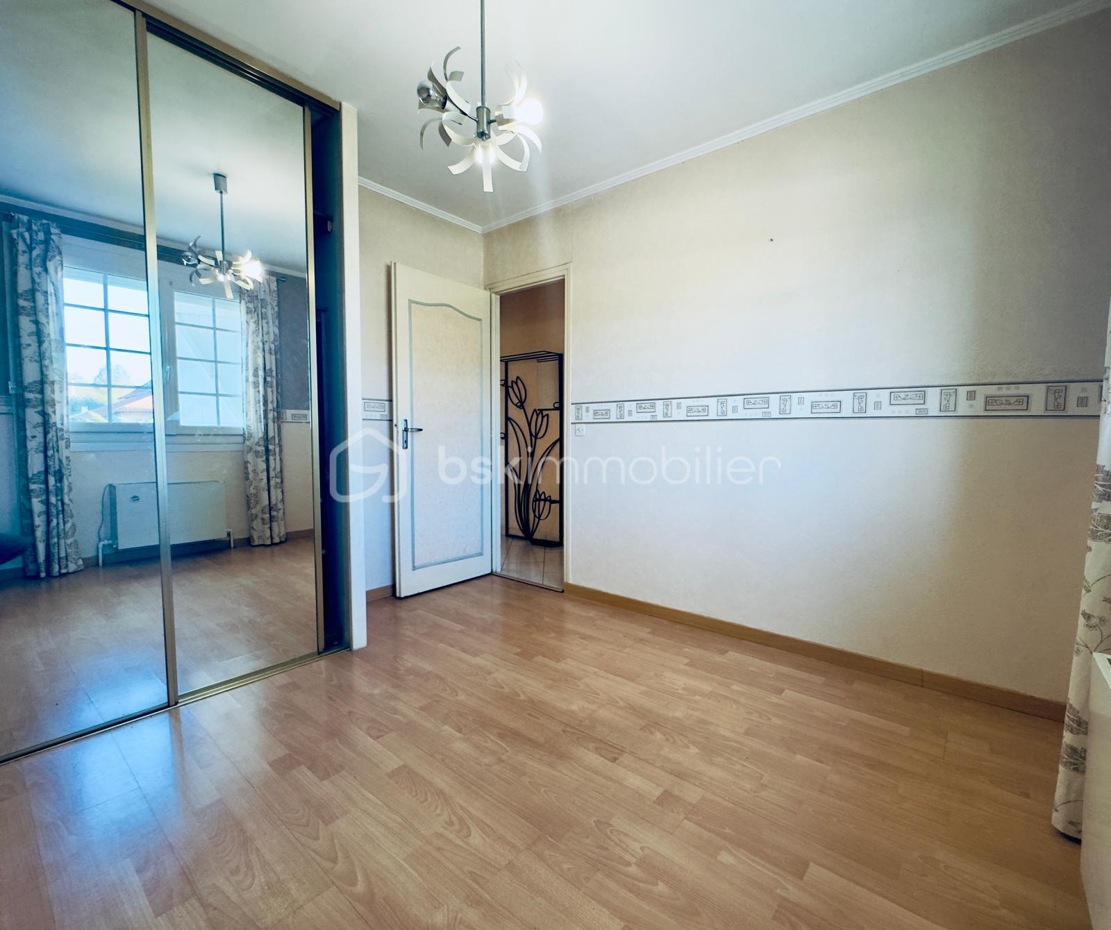 Maison de 95 m² - CHAMBRE 2.jpg