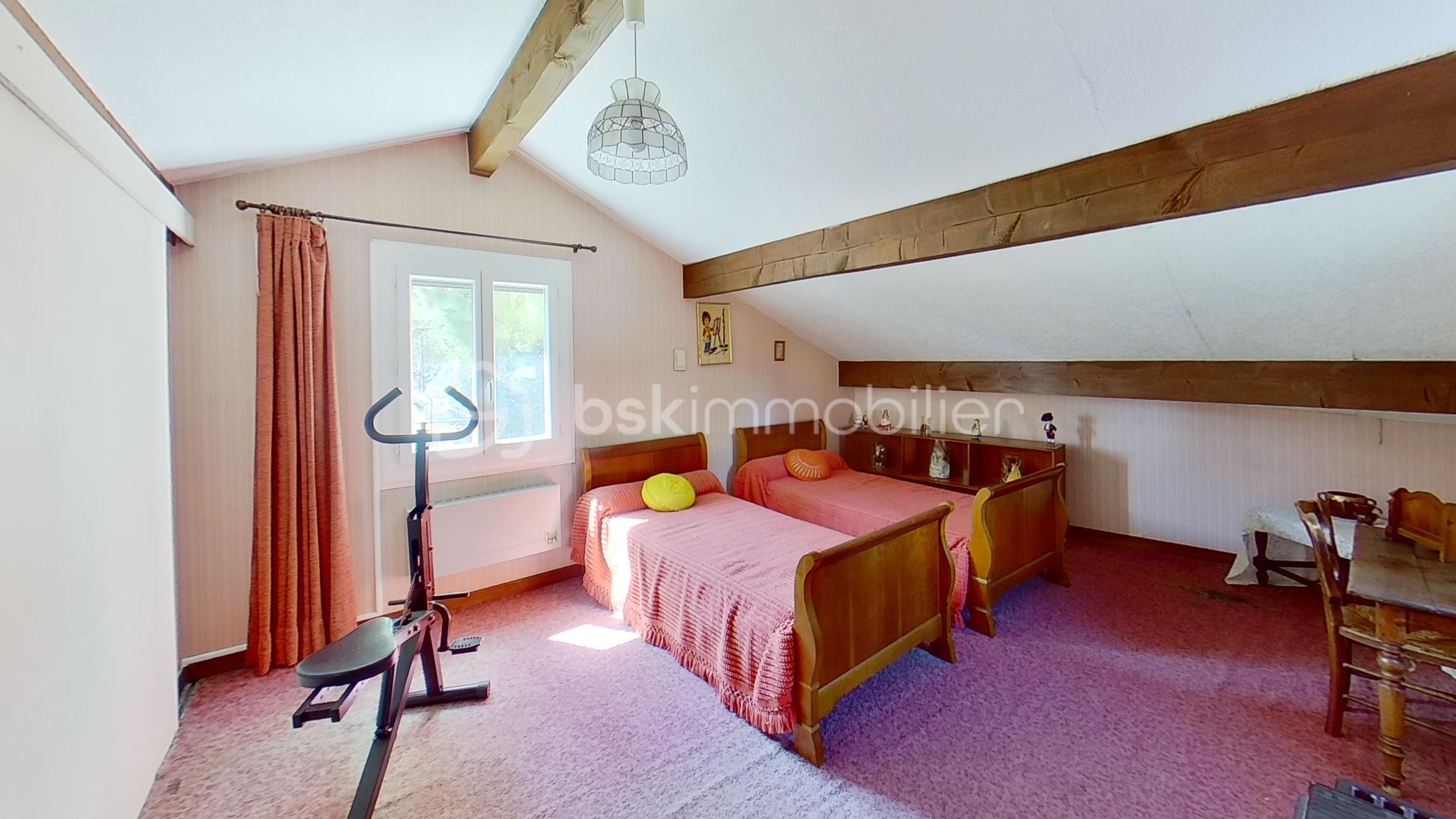 1-Rue-Georges-Simonin-copie-Bedroom 1.jpg