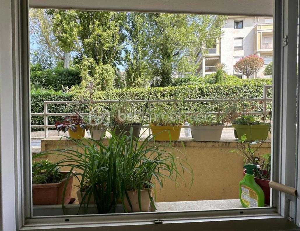 Appartement de 58 m² - fenetre ext.png