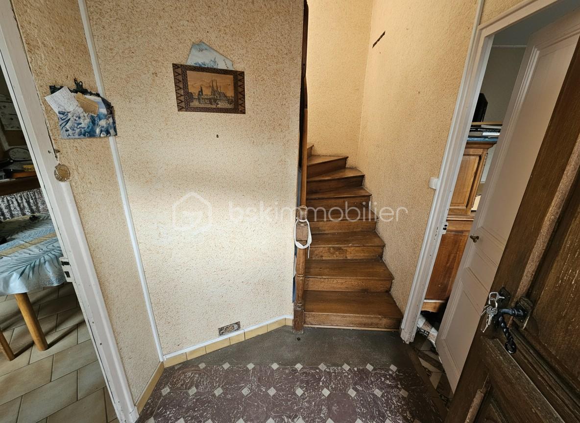 Maison ancienne de 84 m² - generated_entrée.jpg