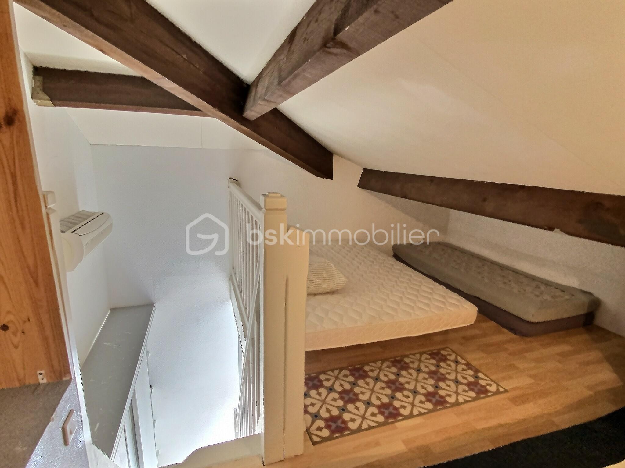 Appartement de 25 m² - exposio_133009059.jpg