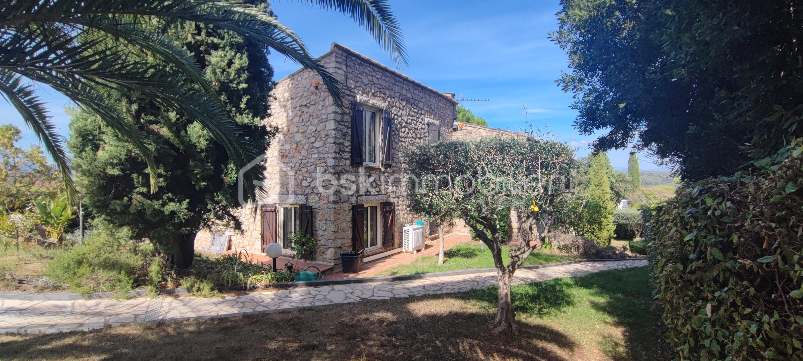 Maison en pierre de 180 m² - foquet tres belle fac arr.jpg
