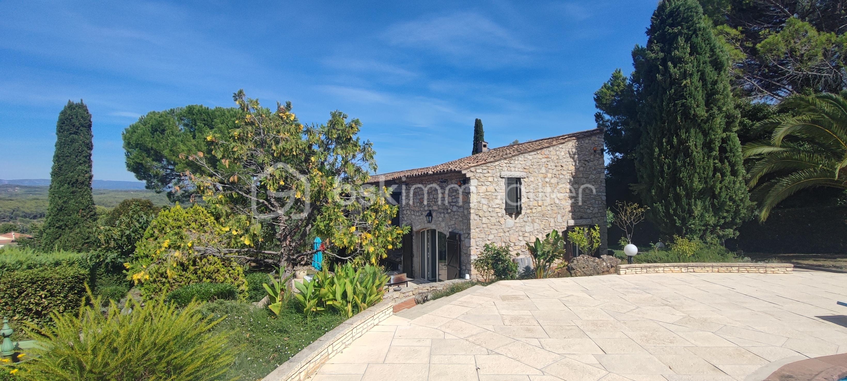 Maison en pierre de 180 m² - foquet vue maison.jpg
