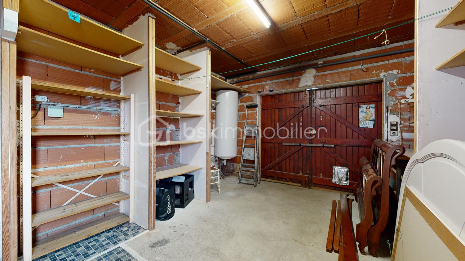 Demeure de 137 m² - web 13 - Garage (2).jpg