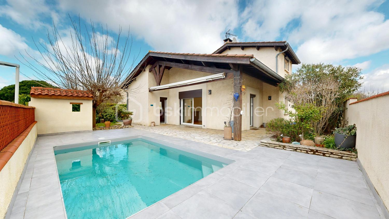 Demeure de 137 m² - web 01 - Coté Piscine (2).jpg