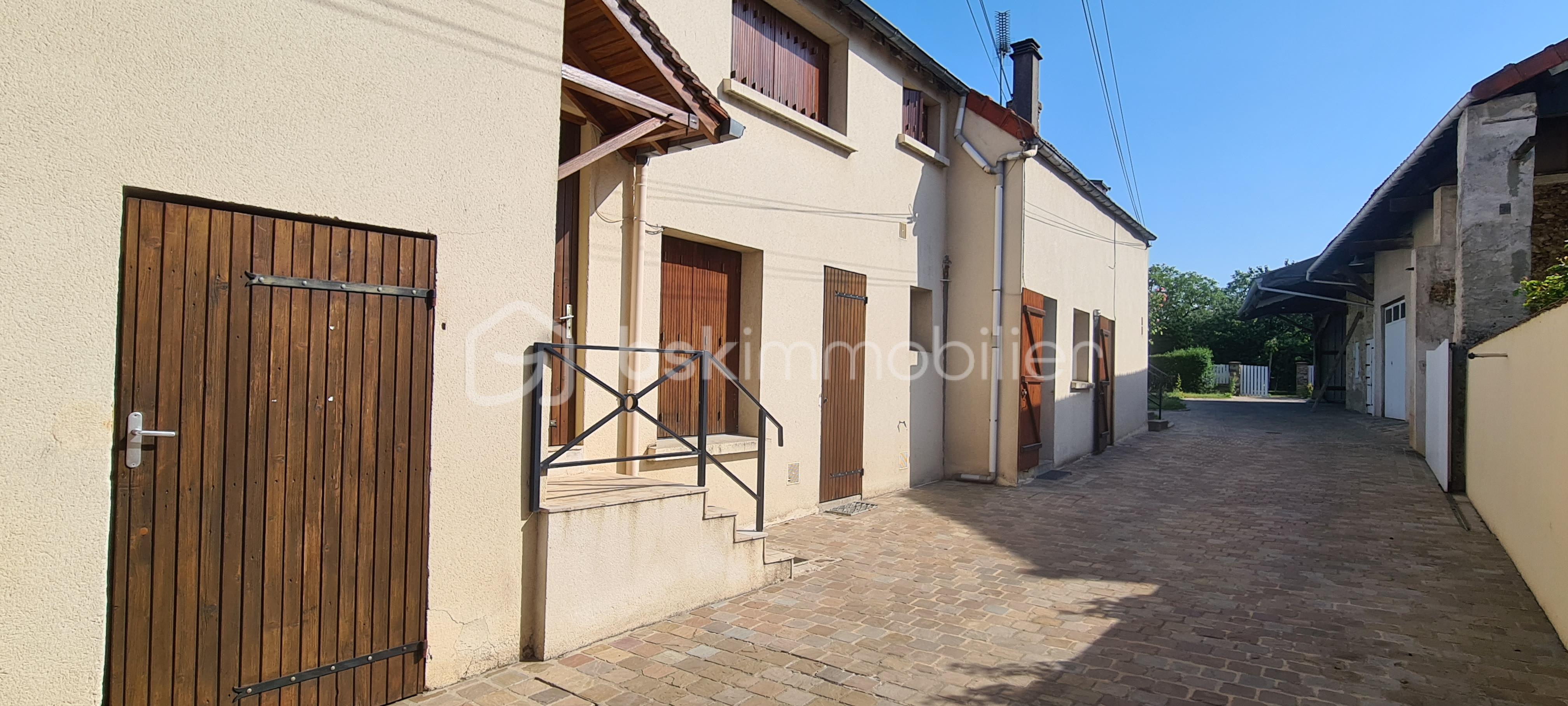 Maison de 256,55 m² - 20250701_180111.jpg