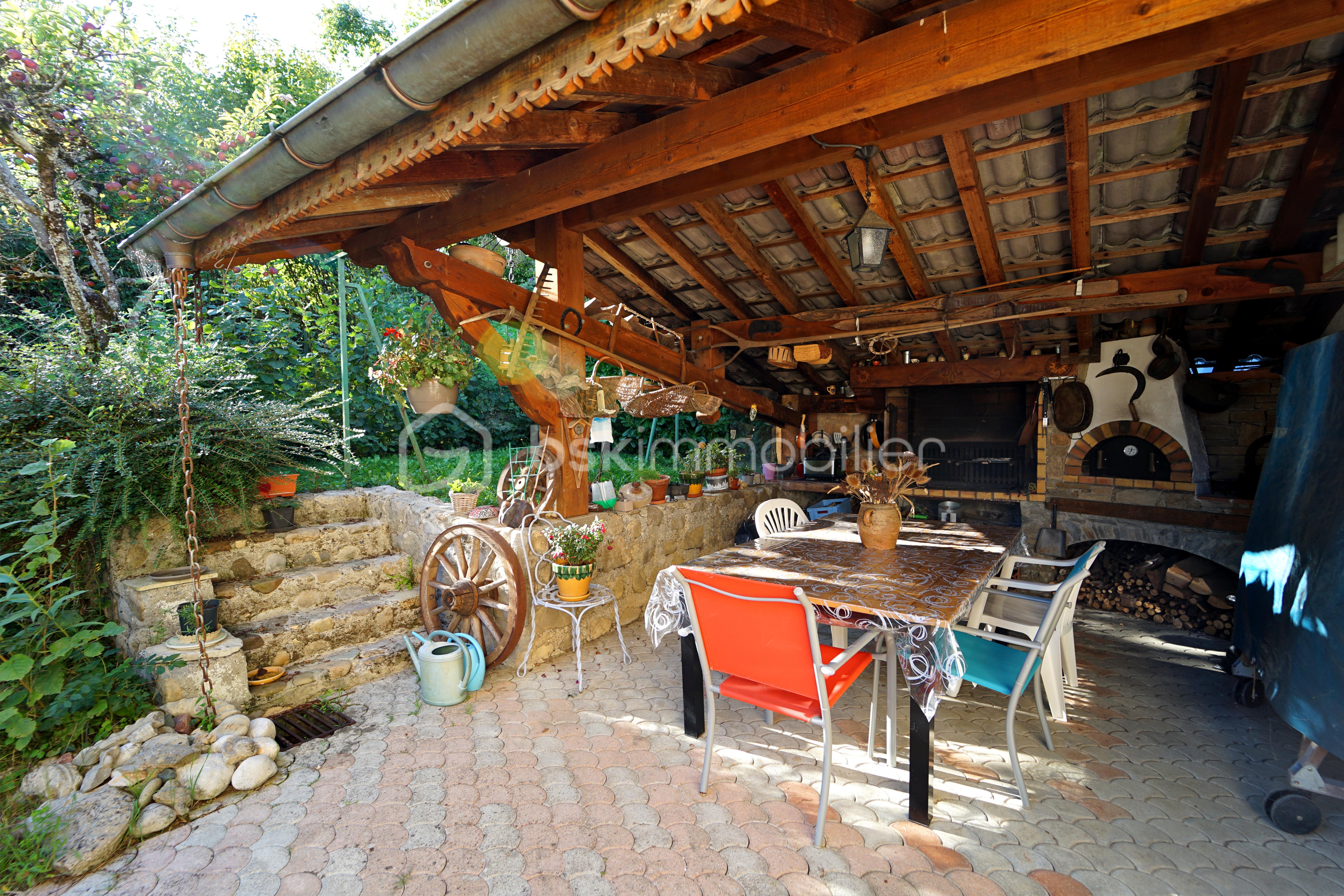 Maison traditionnelle de 95,50 m² - cuisine ext.JPG