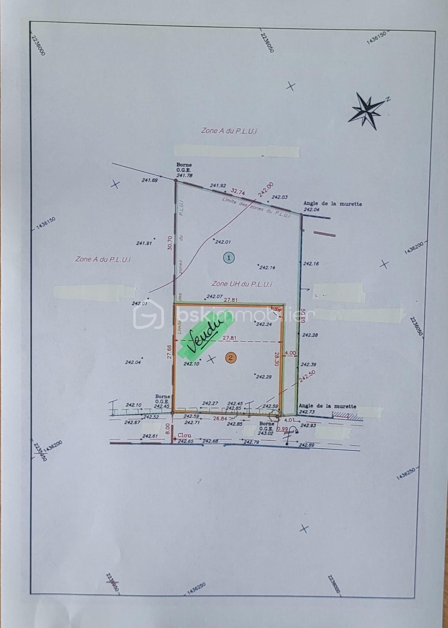 Terrain de 965 m² - terrain borné .jpg
