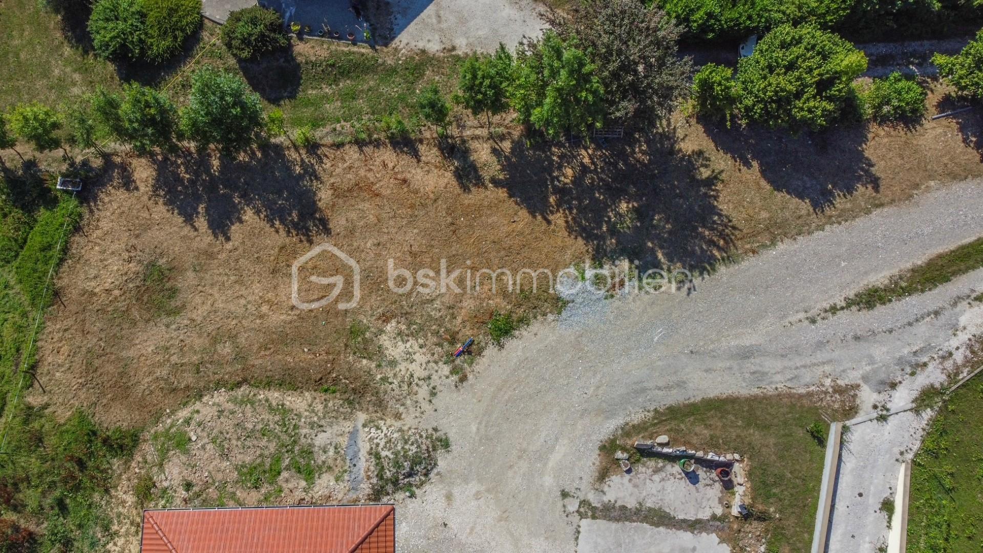 Terrain de 654 m² - 1.jpg