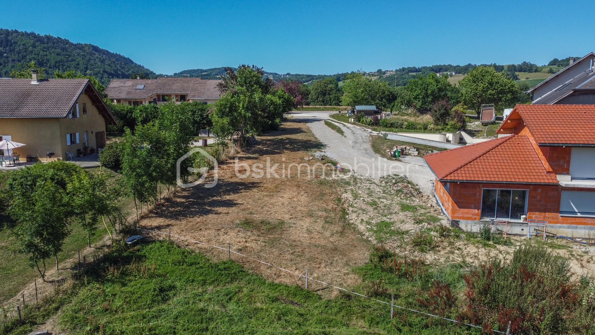Terrain de 654 m² - 2.jpg
