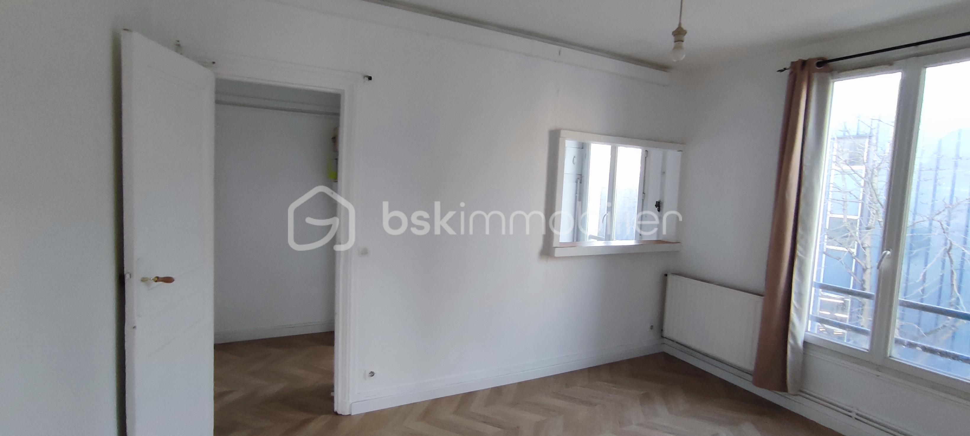 Appartement de 35 m² - salon plus cuisine pantin.jpg