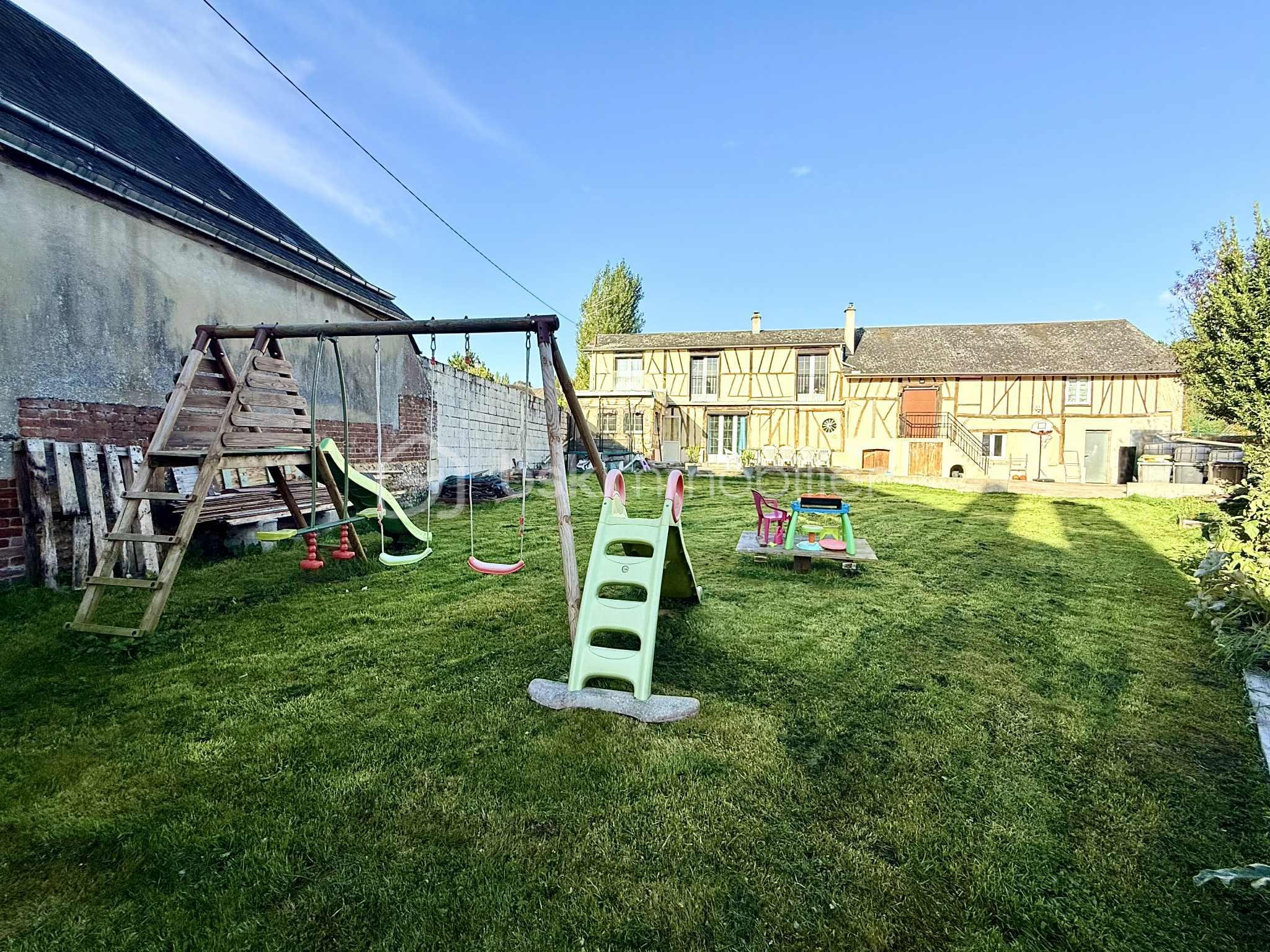 Maison de 147 m² - 4bb59e28-82bf-4587-9431-ed71bce0fb87.jpg