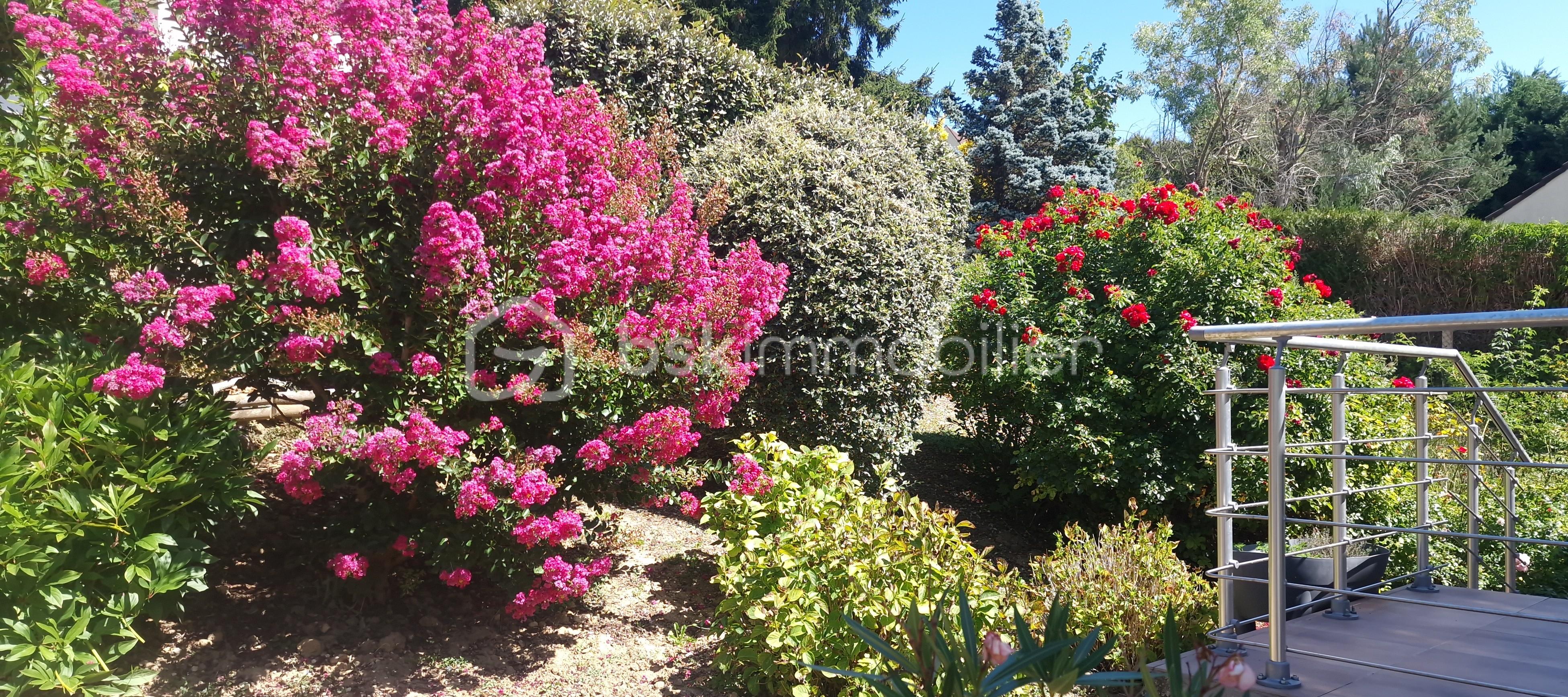 Maison de 113,16 m² - berger_fleurs devant ext.jpg