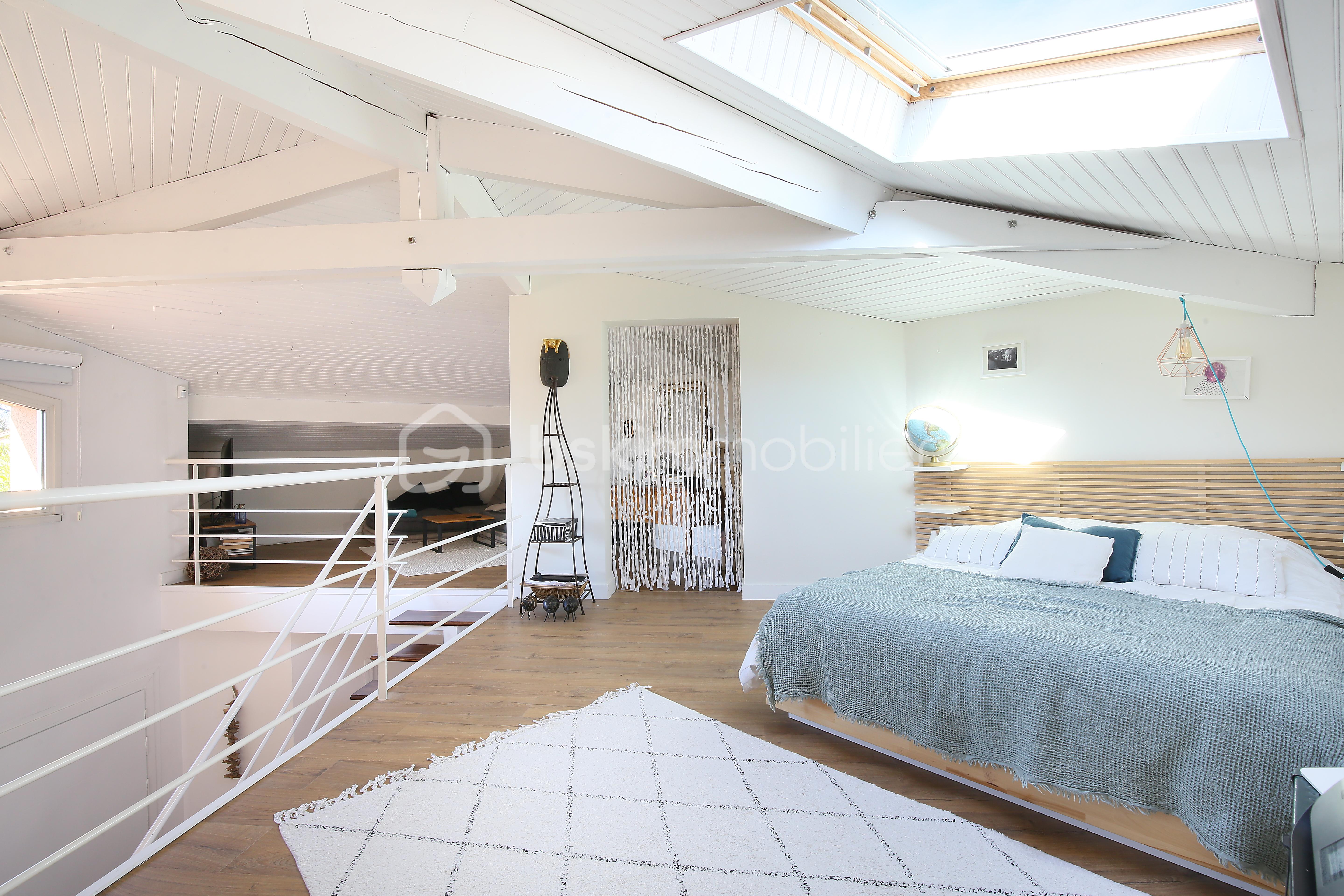 10 - Mezzanine 05.jpg