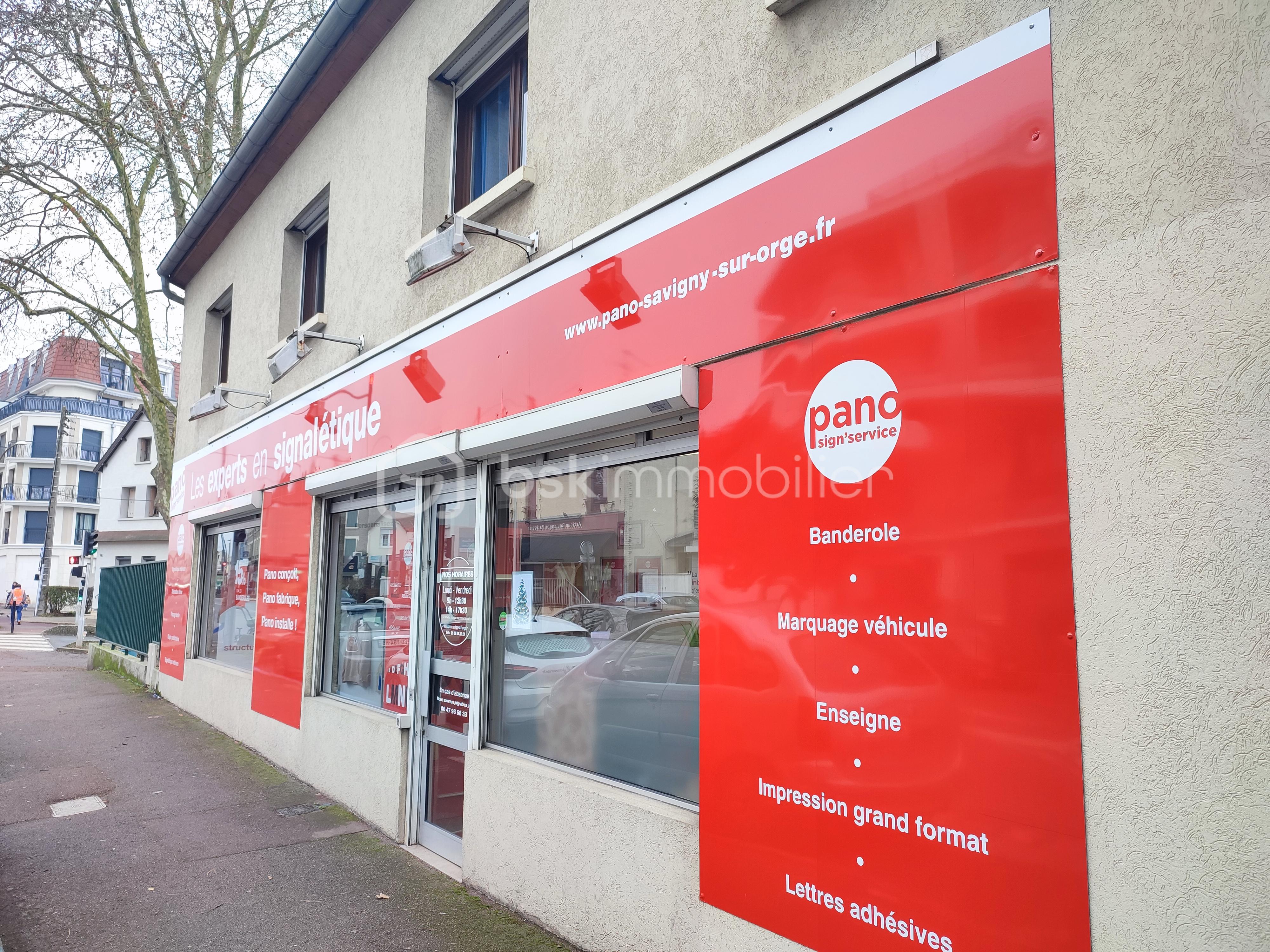 Local d'activités de 73,69 m² - IMG_20260126_114004.jpg