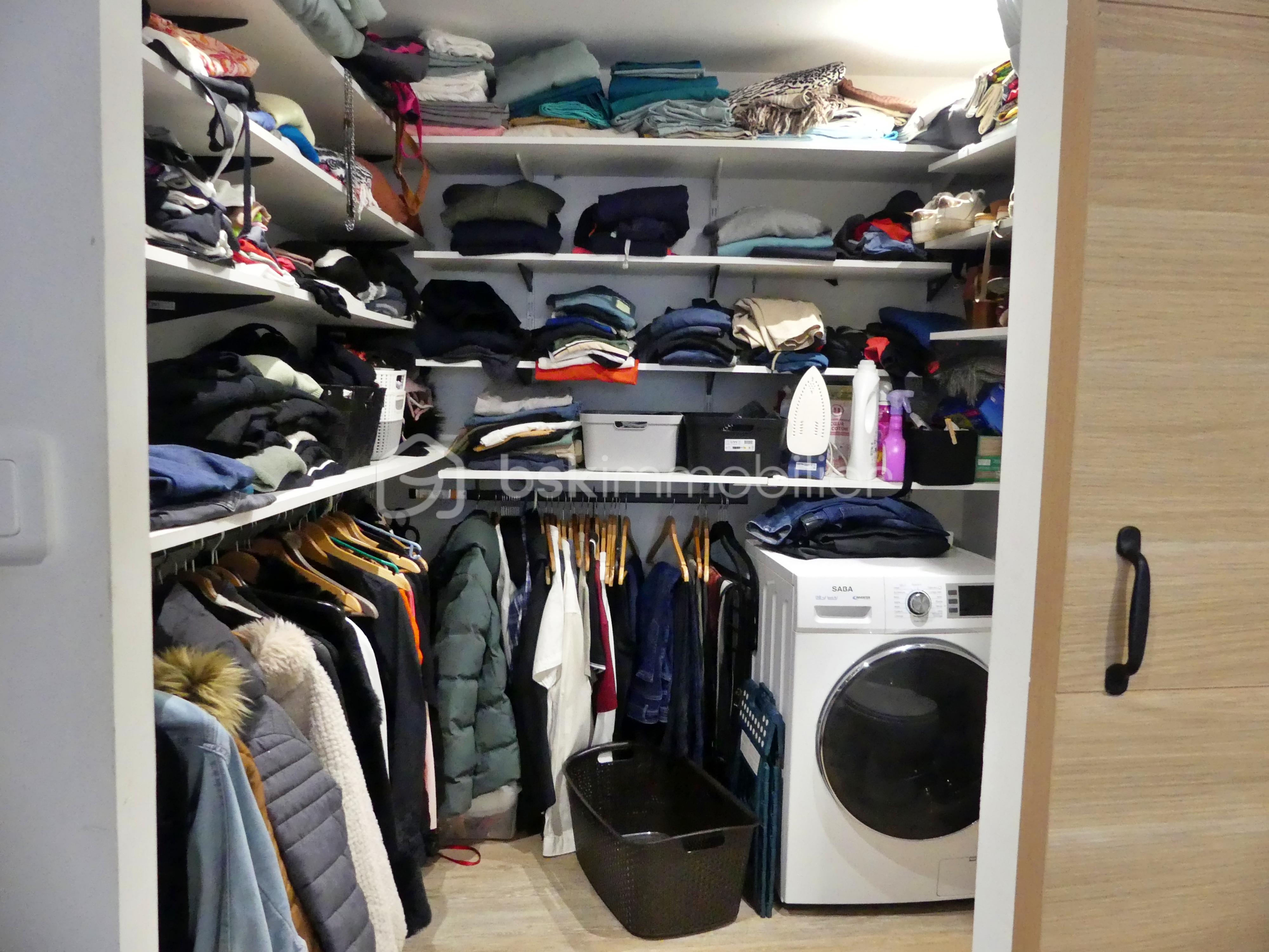 Maison de village de 90 m² - dressing.JPG