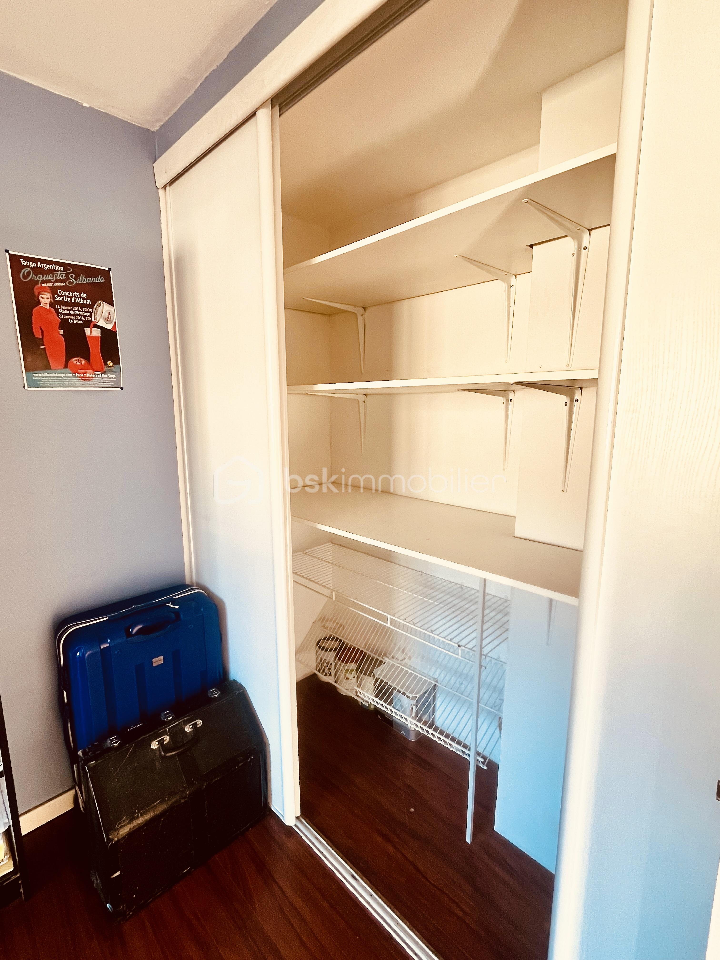 Appartement de 65,45 m² - 11.2.1-placard chambre 2.jpeg