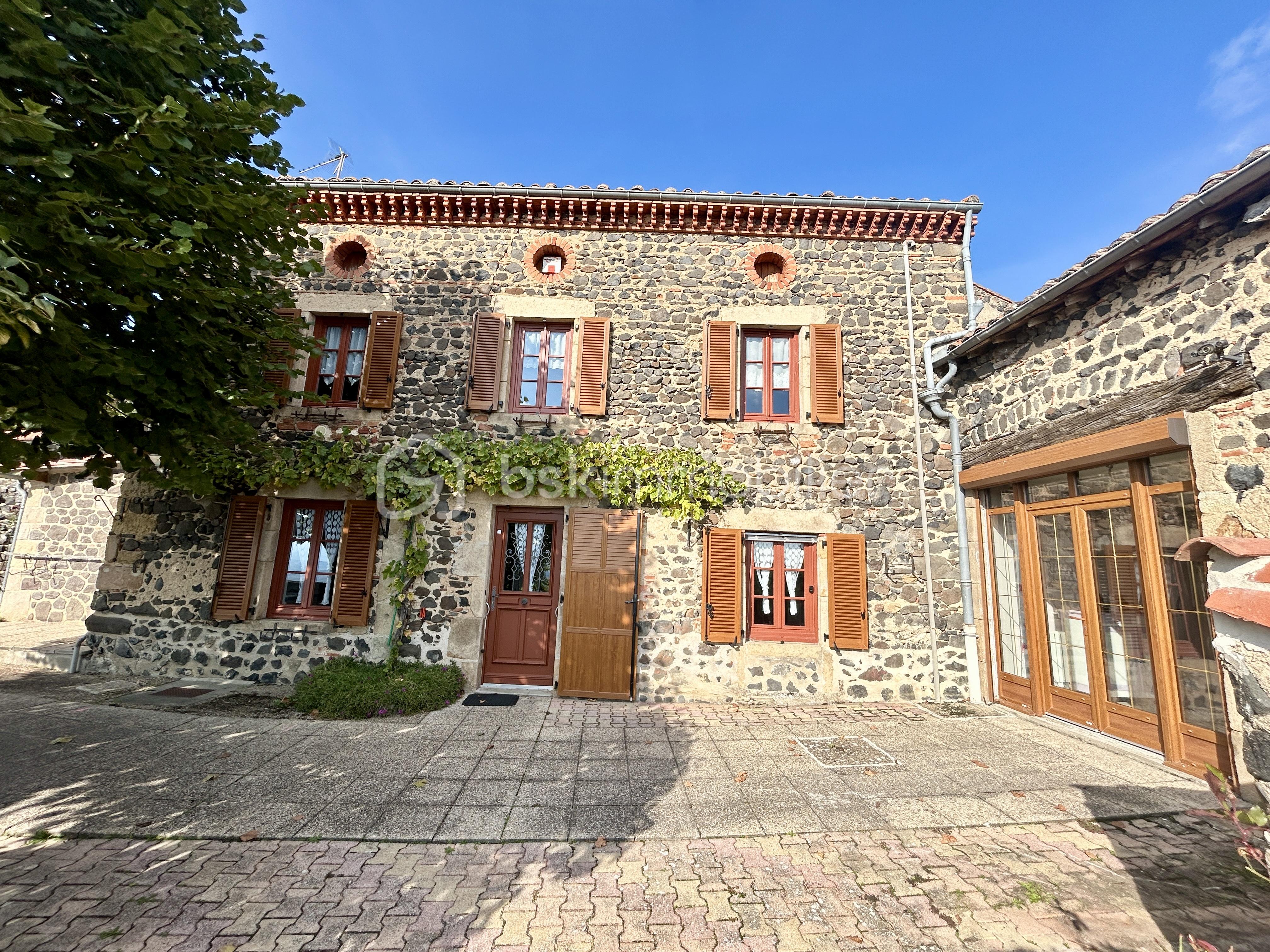 Maison en pierre de 130 m² - P1.jpg