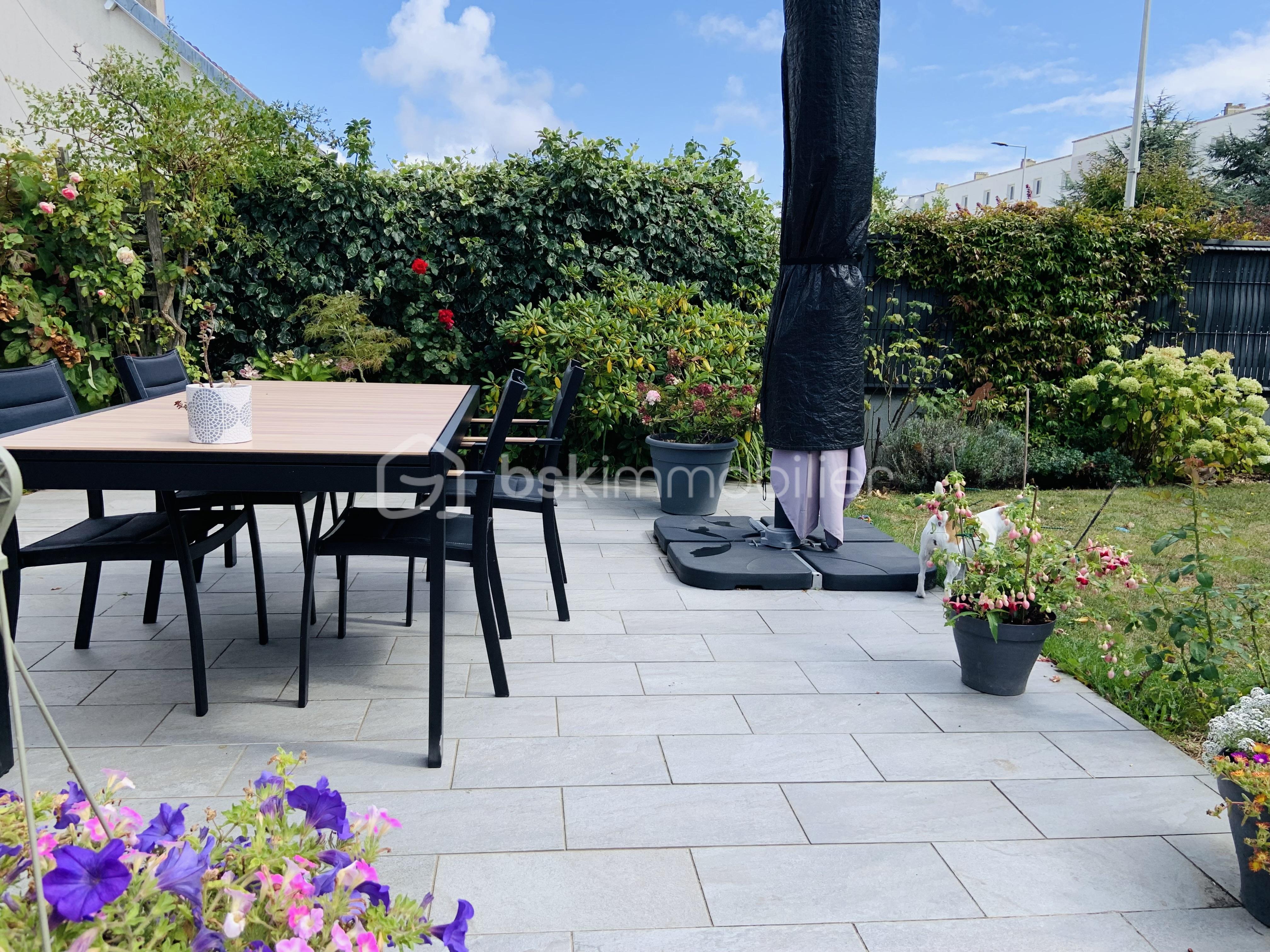 Maison contemporaine de 94 m² - terrassebis.jpg