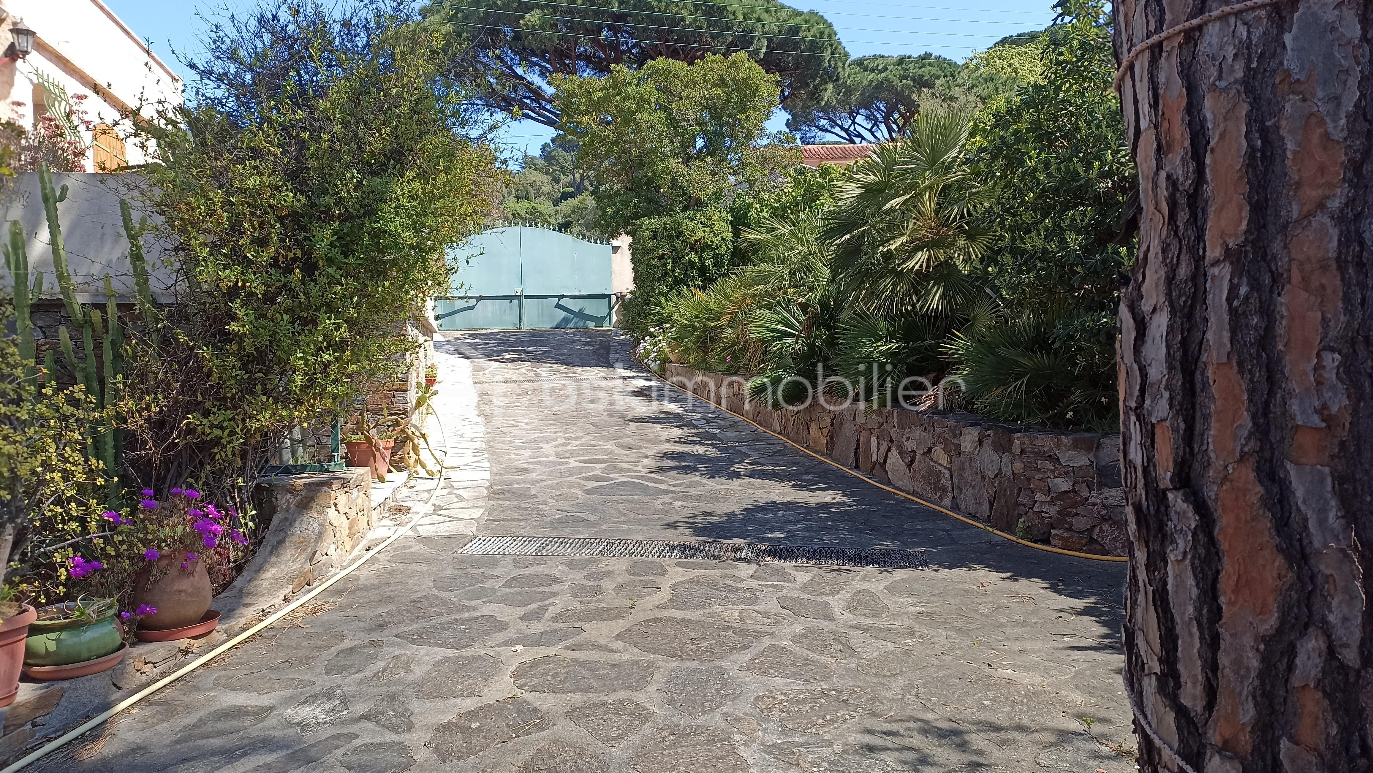 Villa de 251,70 m² - 1762616895600.jpg