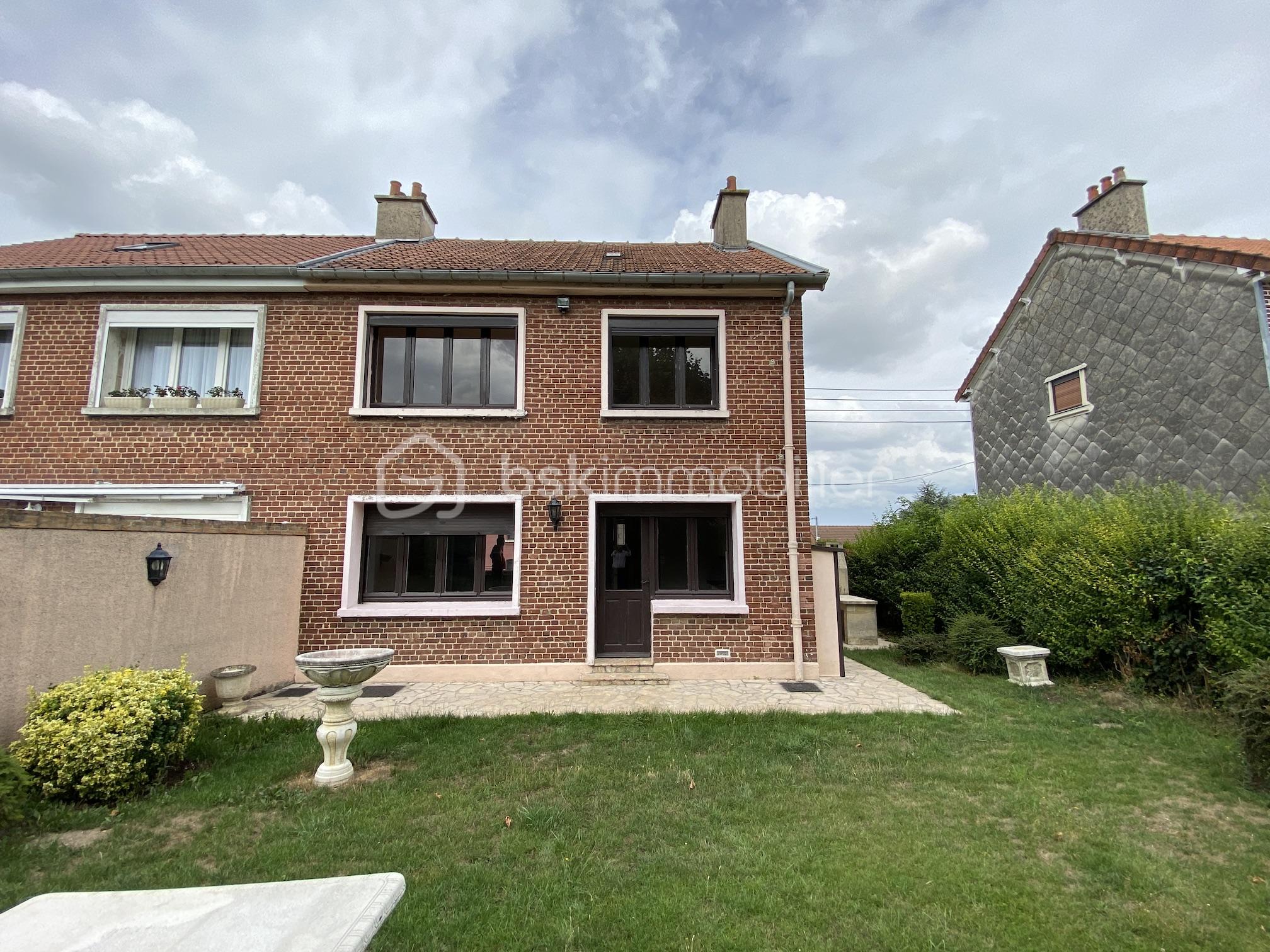 Maison de ville de 76 m² - DEBAY Ind Arras 0716.JPG