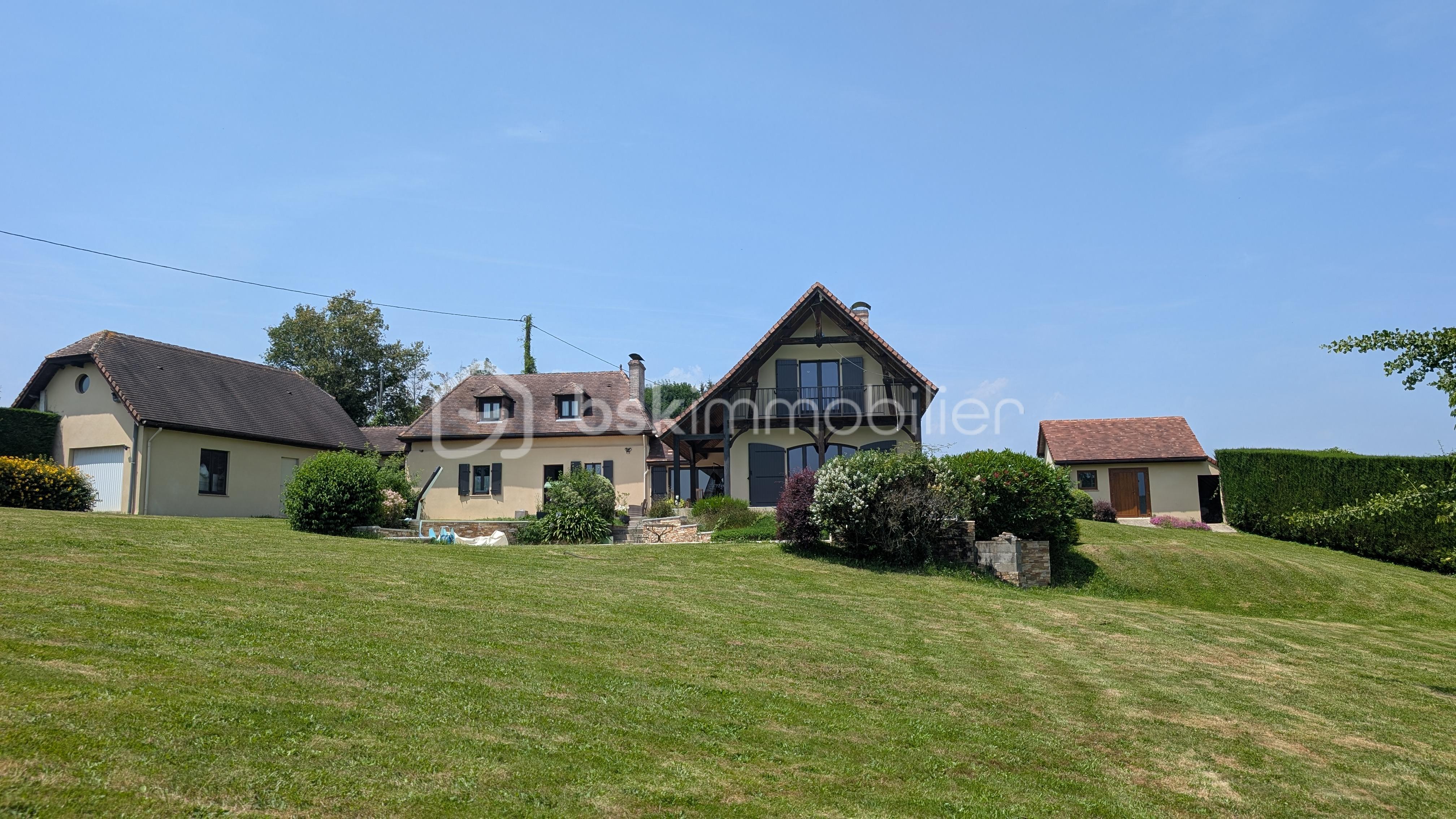 Maison traditionnelle de 189 m² - PXL_20250613_122454168.MP.jpg