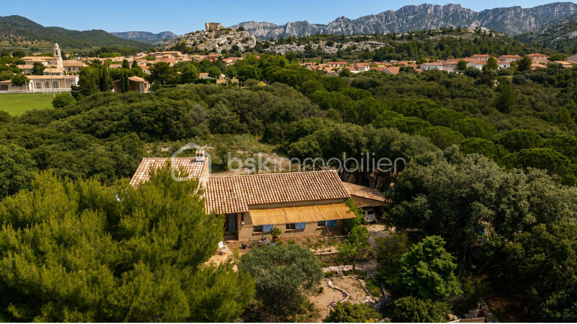 drone maison alpilles.jpg