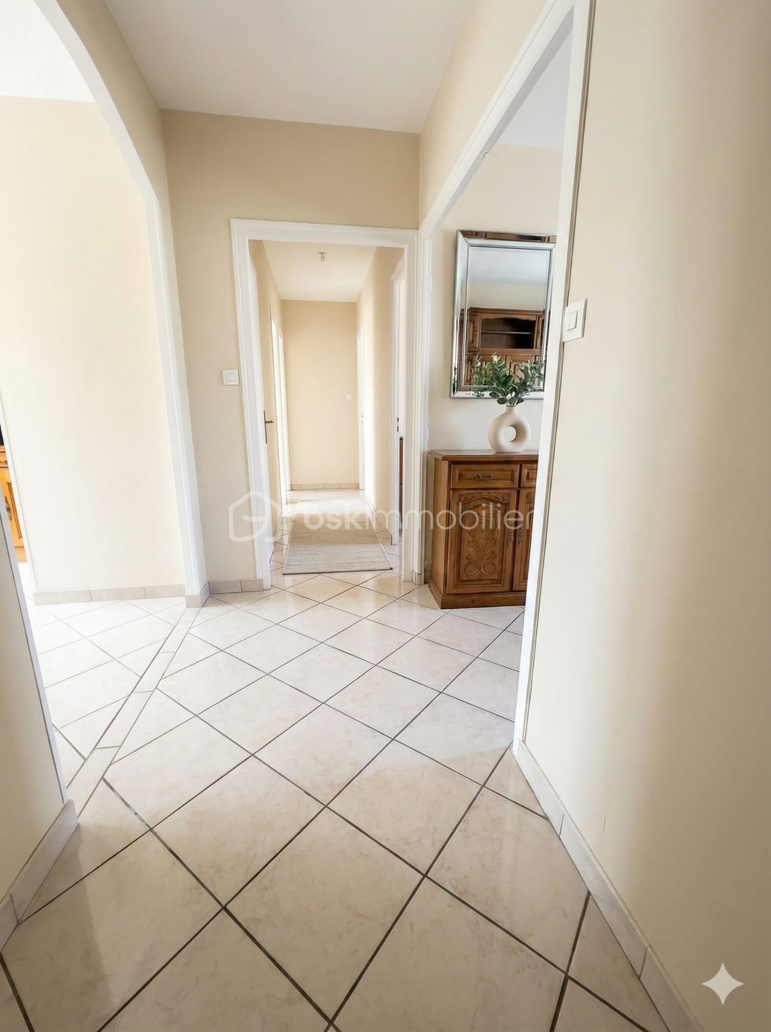 Appartement de 72,39 m² - Couloir.jpg