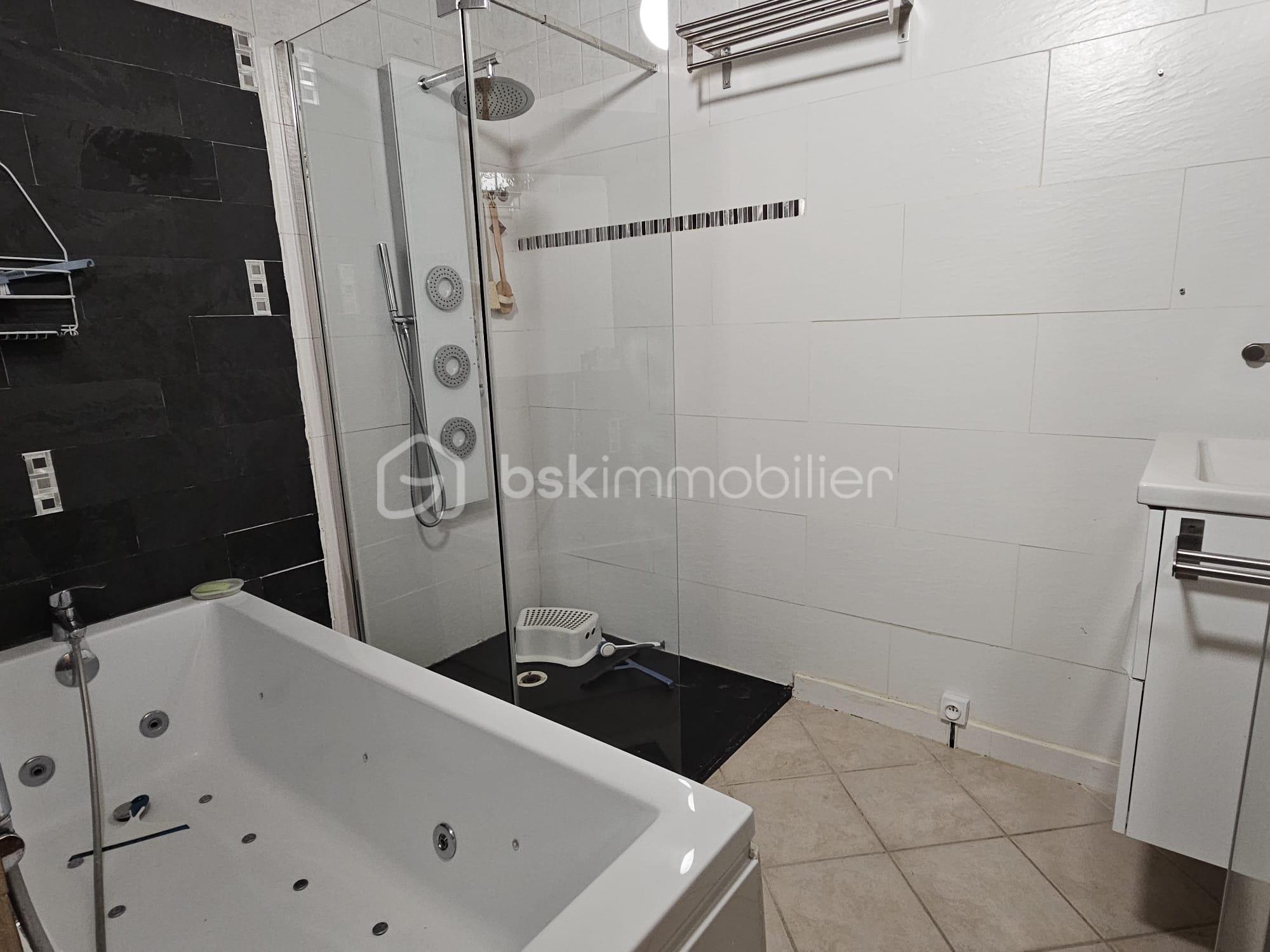 Maison en pierre de 180 m² - WhatsApp Image 2026-01-26 at 09.52.39.jpeg