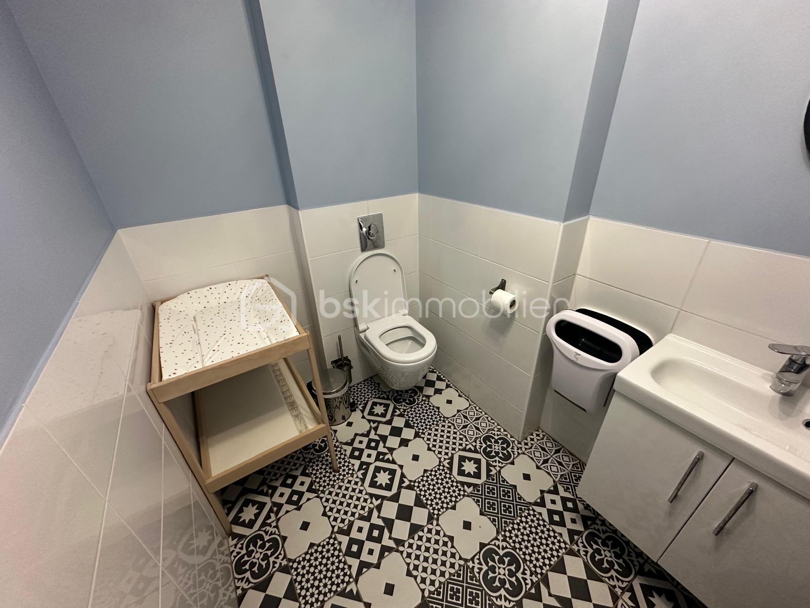 Fonds de commerce - IMG-20251112-WA0008.jpg