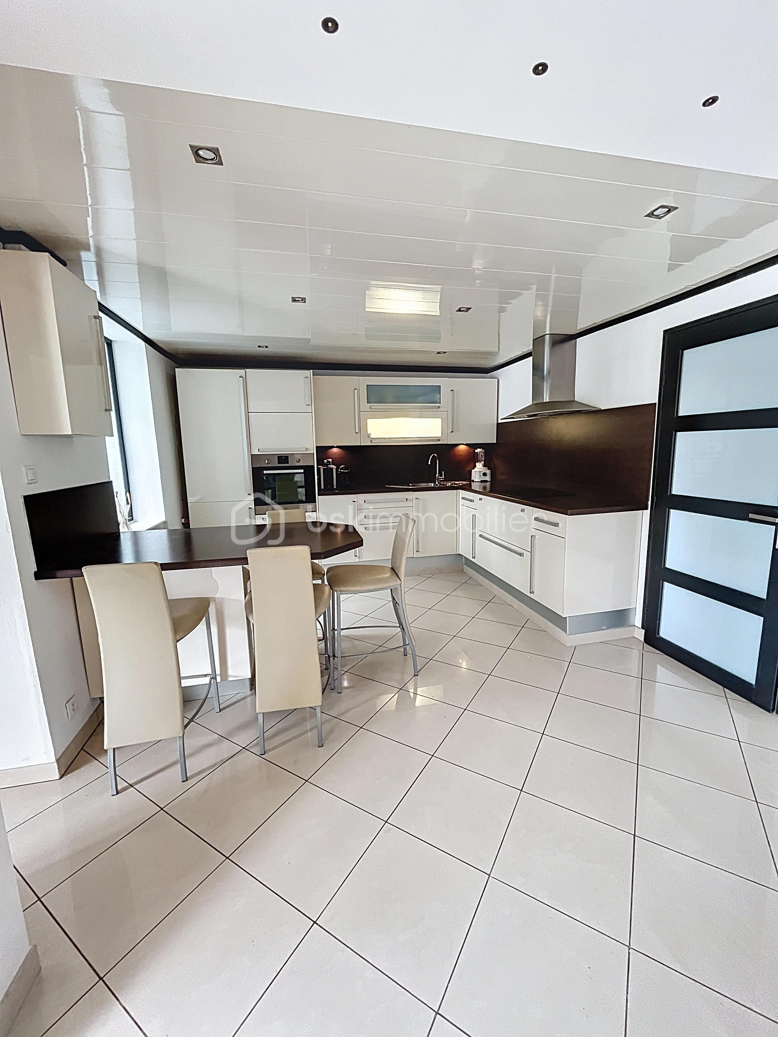Maison de 114 m² - corinnebruno bskimmobilier wattrelos cuisine.jpg