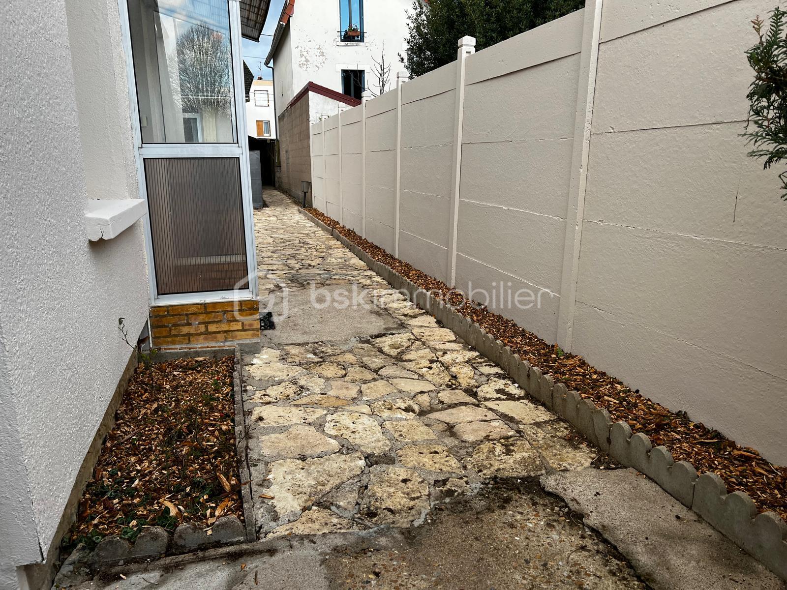 Maison de ville de 55 m² - IMG-20251118-WA0014.jpg