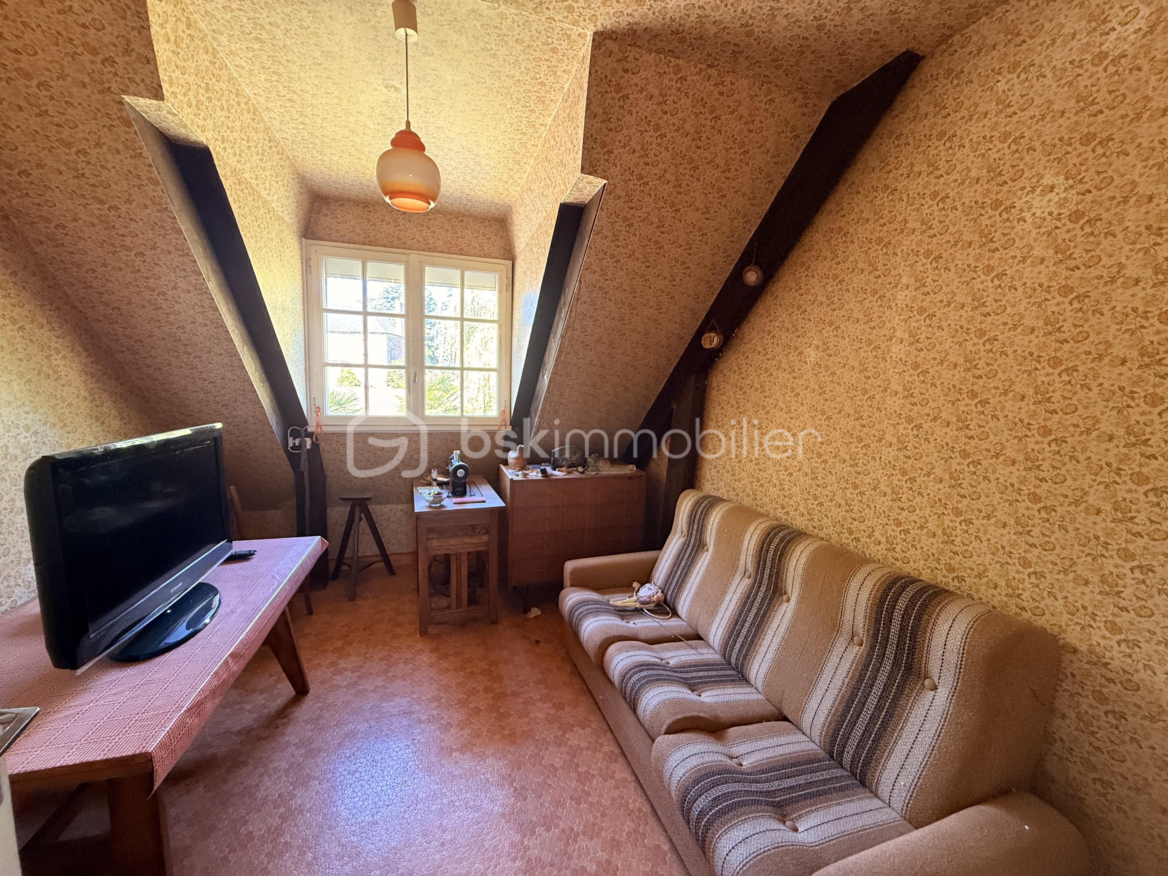 Bureau.JPG