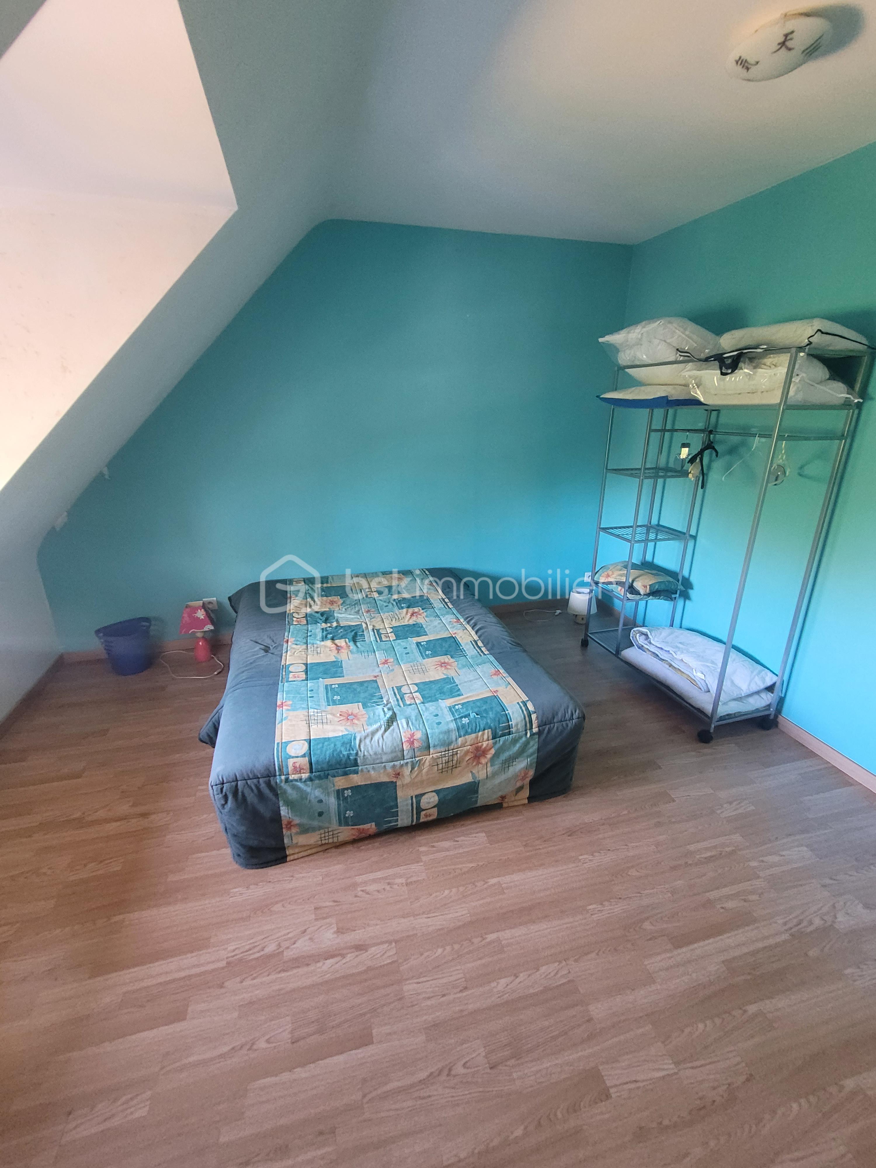 chambre etage gauche.jpg