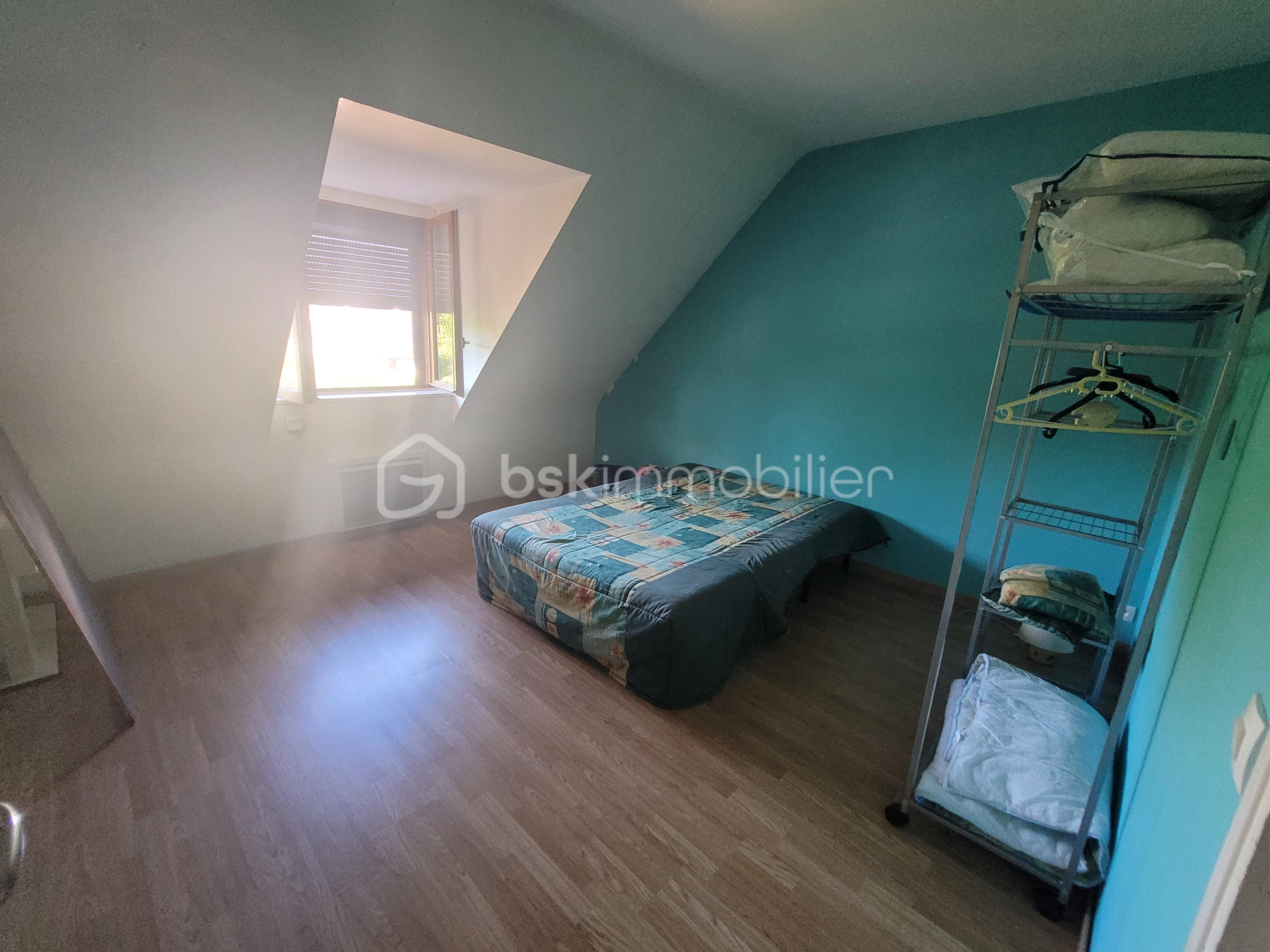 chambre etage gauche 2.jpg