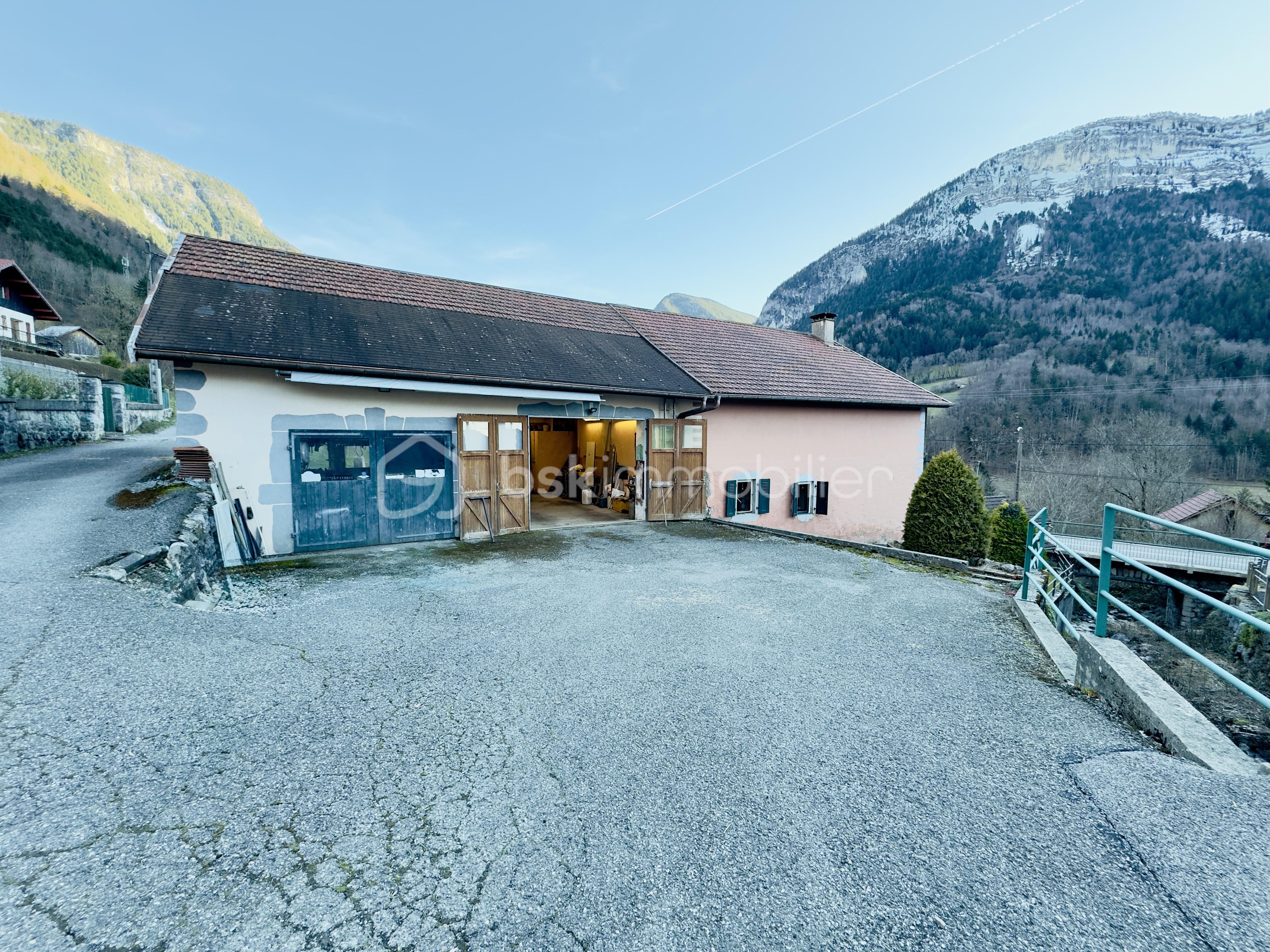 Extérieur arrière 2.jpeg