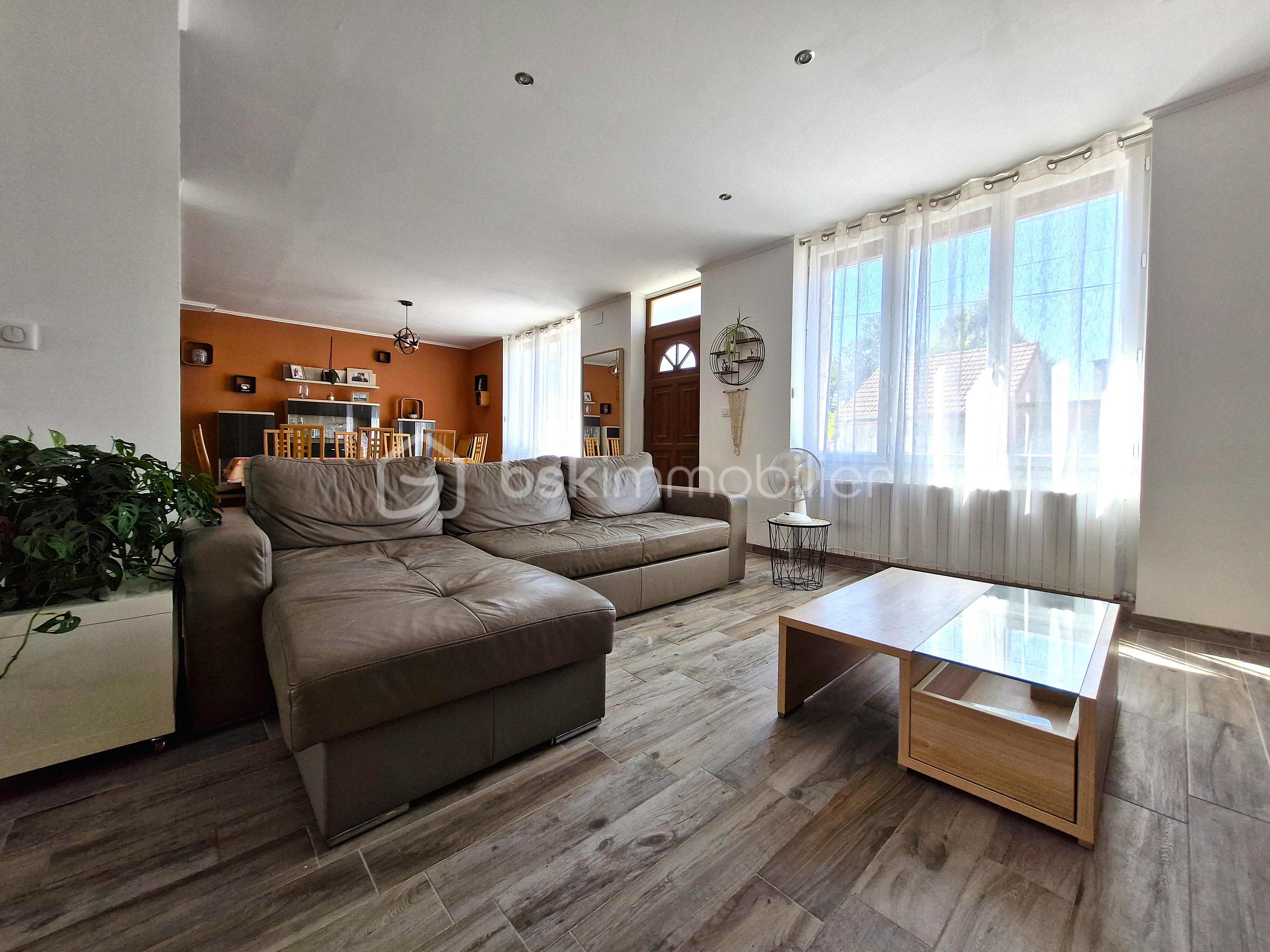 Maison de village de 207 m² - salon2.jpg