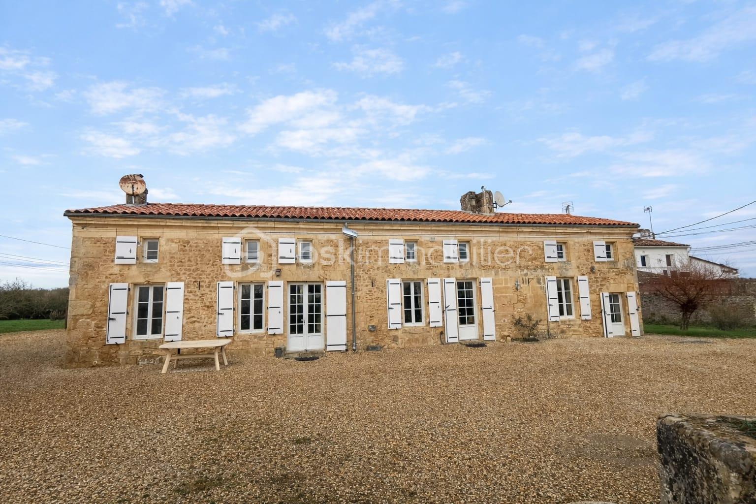 Maison de 292 m² - WhatsApp Image 2026-01-26 at 15.31.54.jpeg