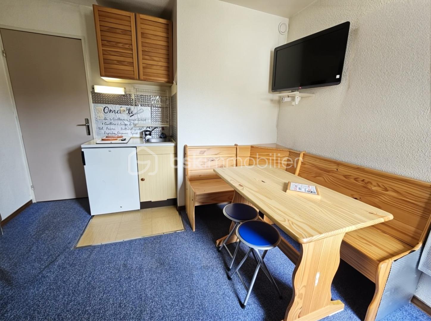 Appartement de 15 m² - salle a manger allos.png