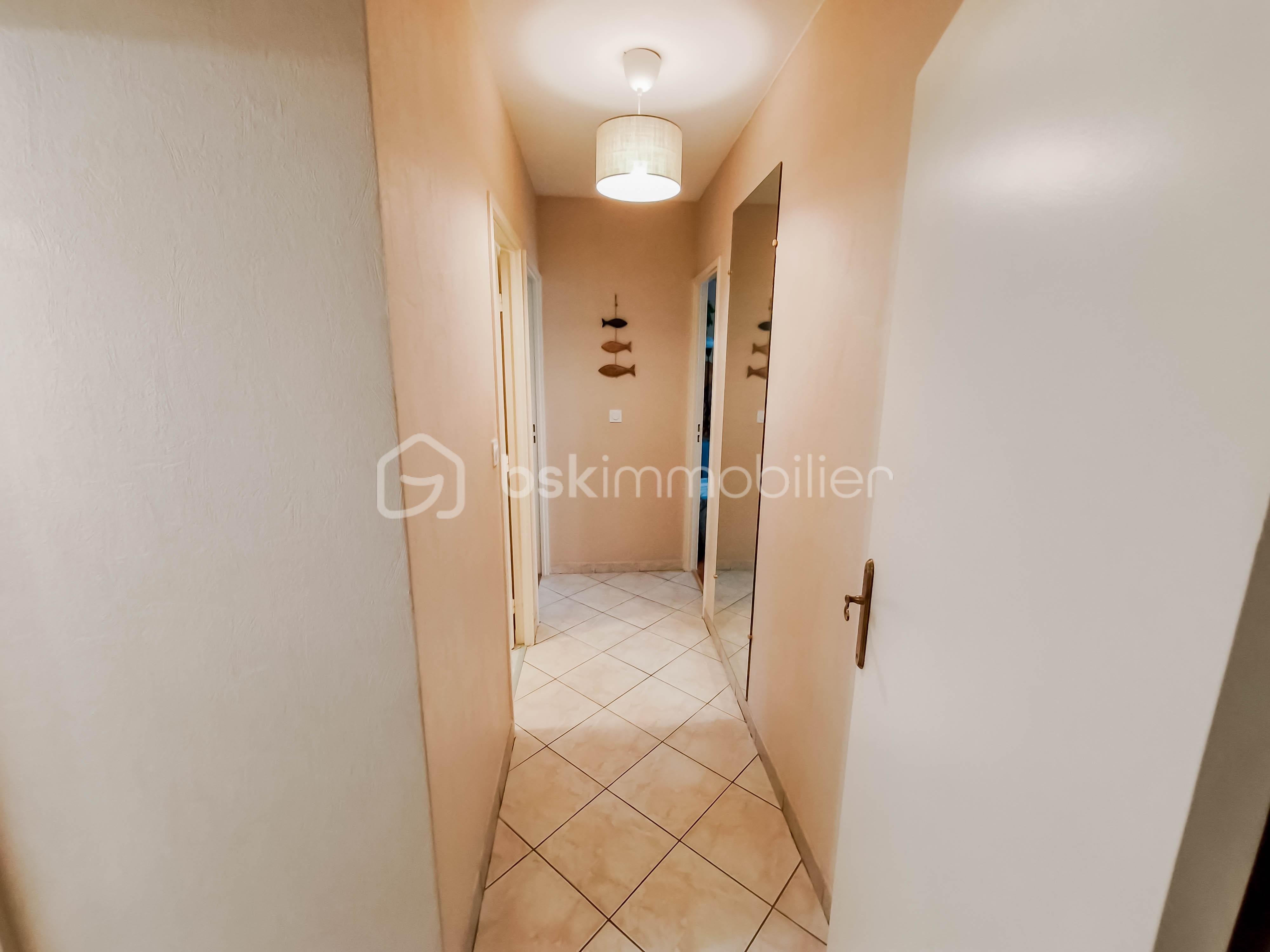 Appartement de 70 m² - couloir.jpg